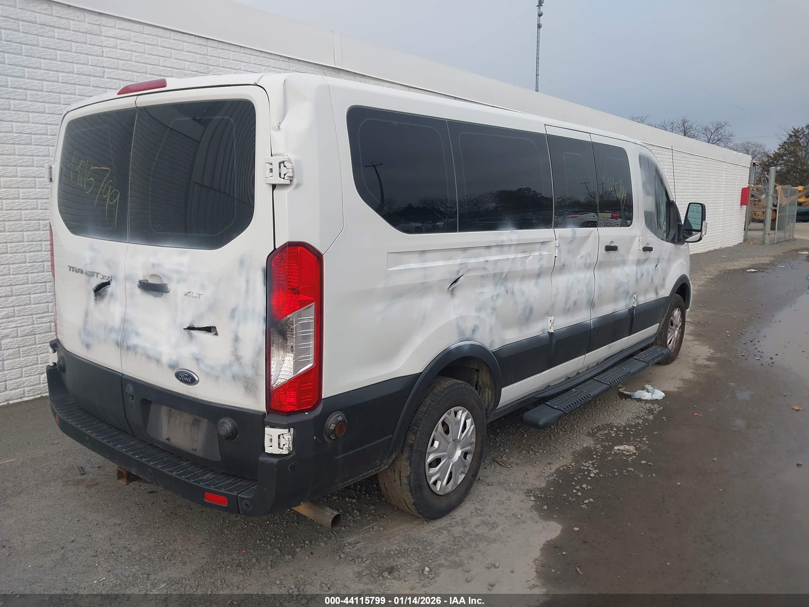 FORD TRANSIT-350 image 4