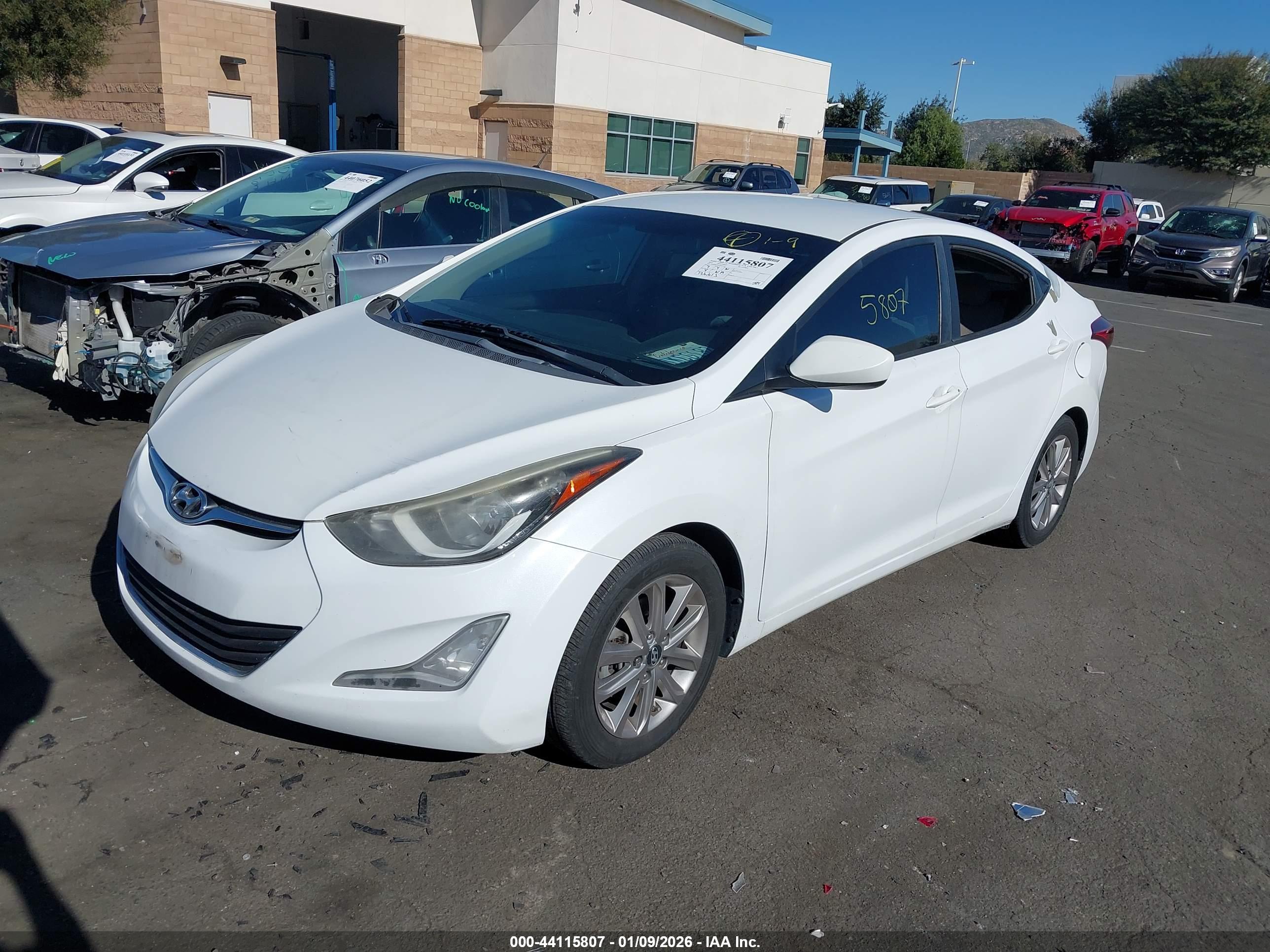 HYUNDAI ELANTRA image 2