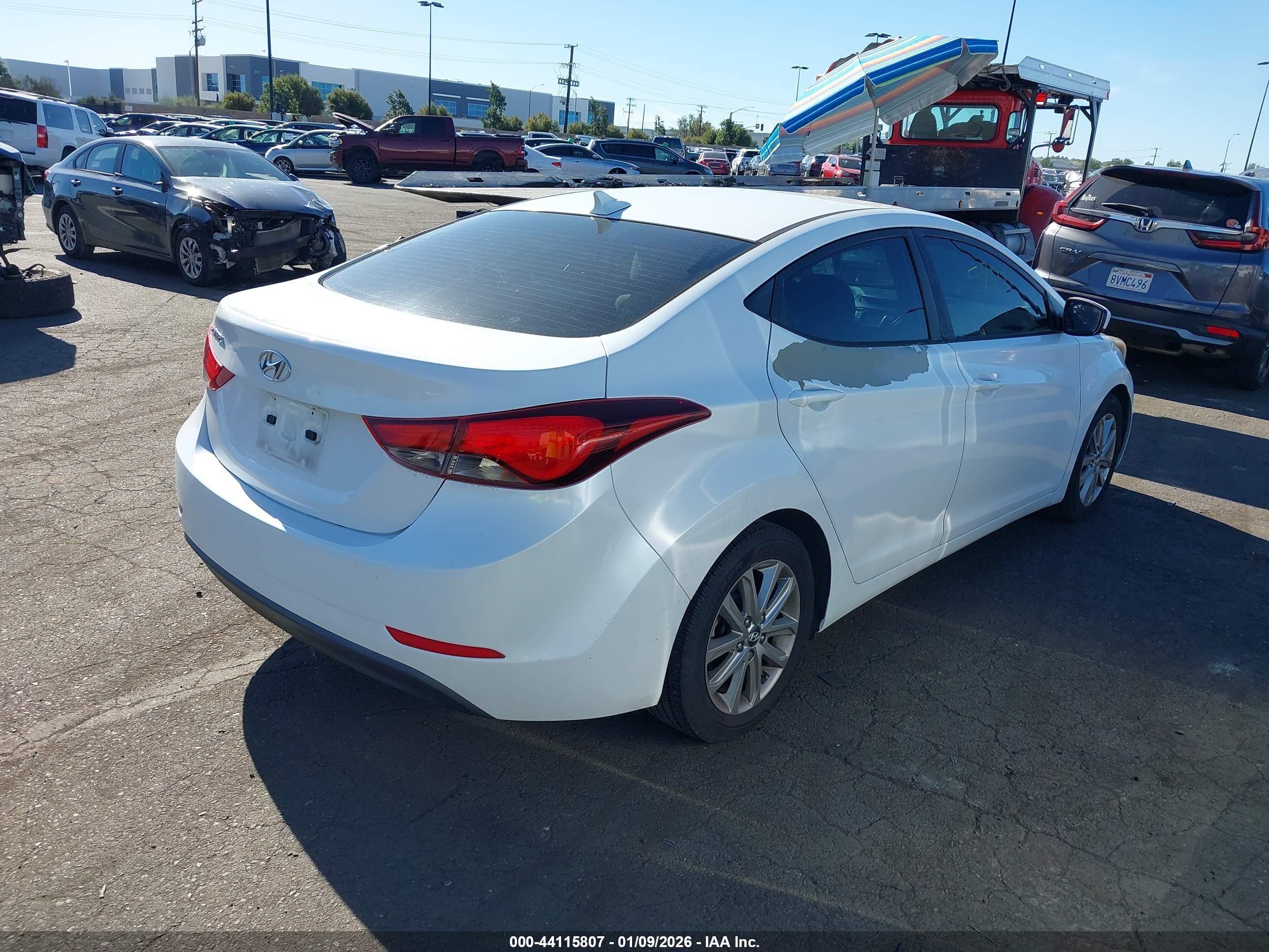 HYUNDAI ELANTRA image 4