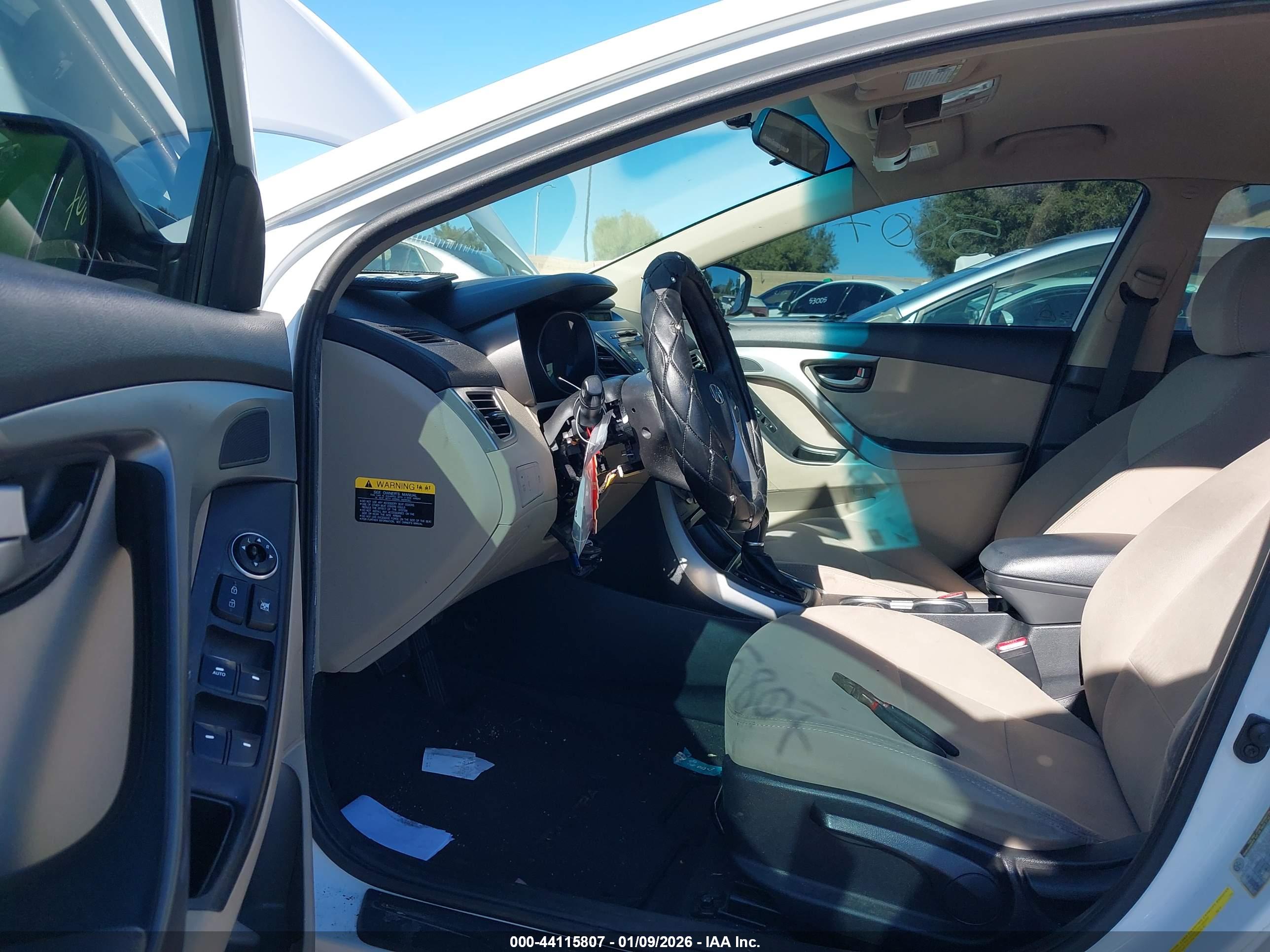 HYUNDAI ELANTRA image 5