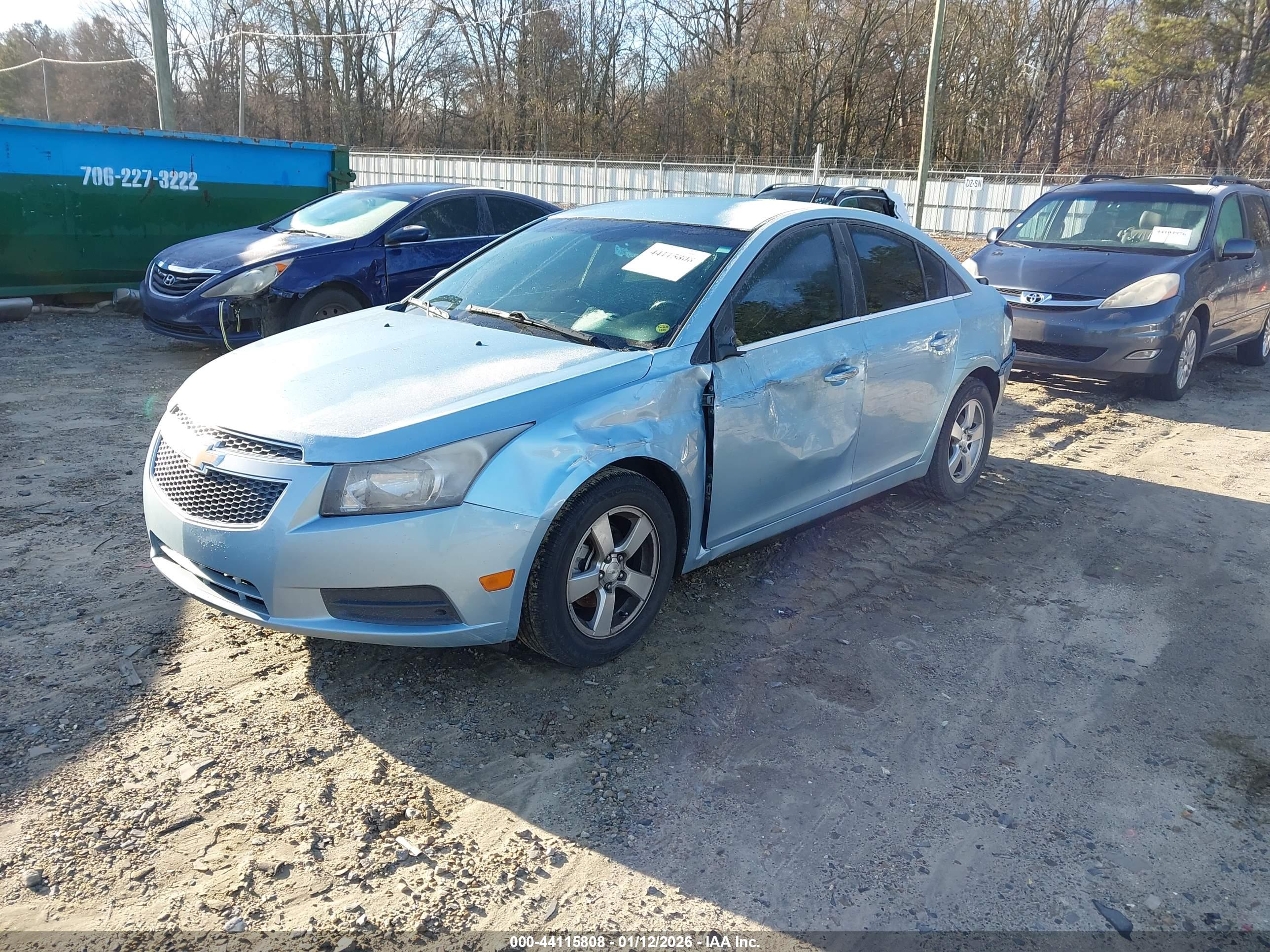 CHEVROLET CRUZE image 2