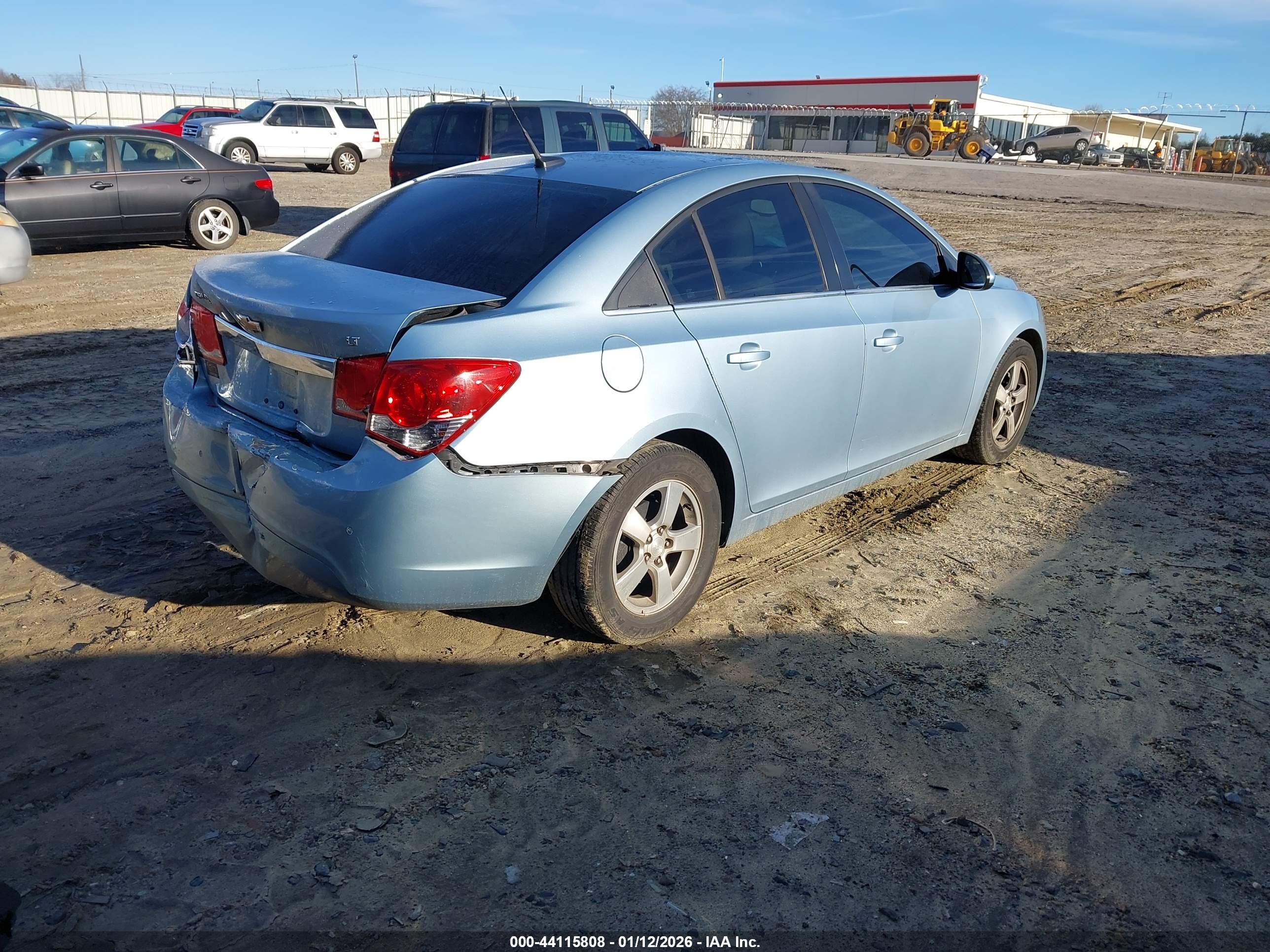CHEVROLET CRUZE image 4