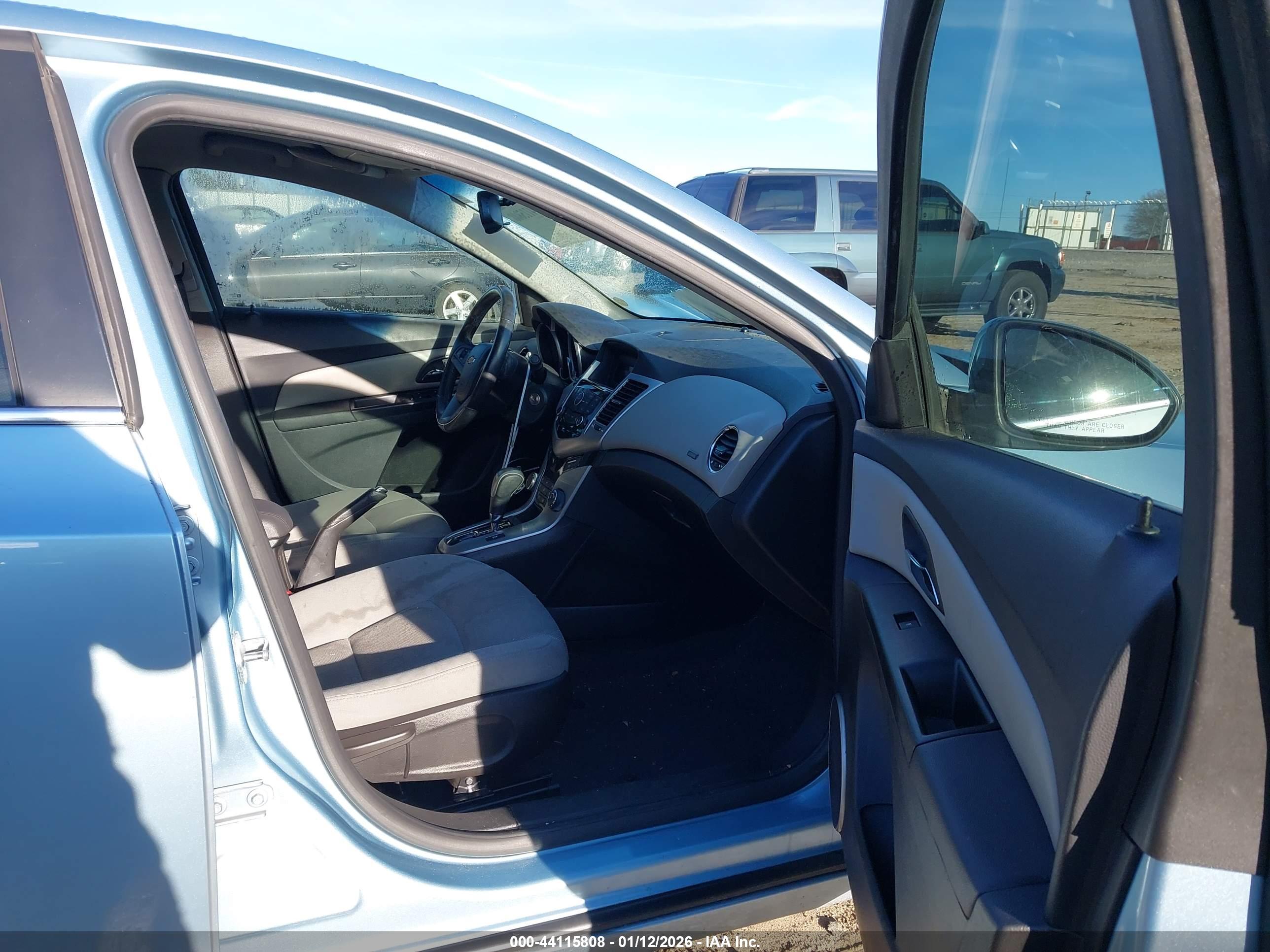 CHEVROLET CRUZE image 5