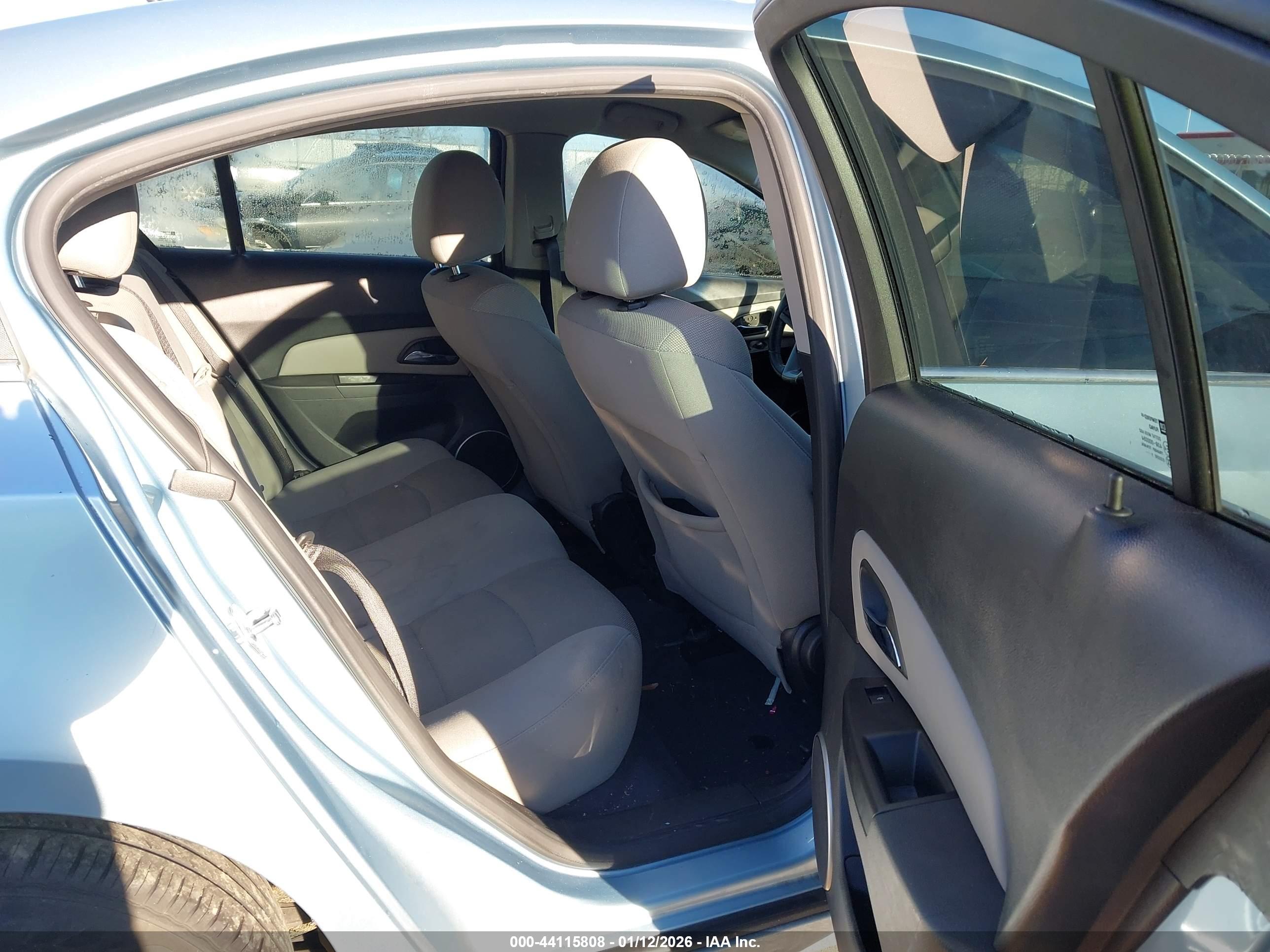 CHEVROLET CRUZE image 8