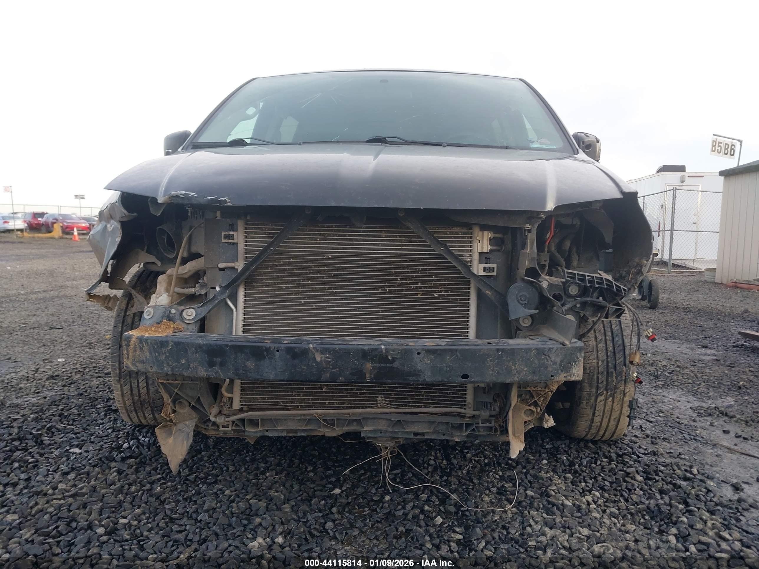 DODGE GRAND image 6