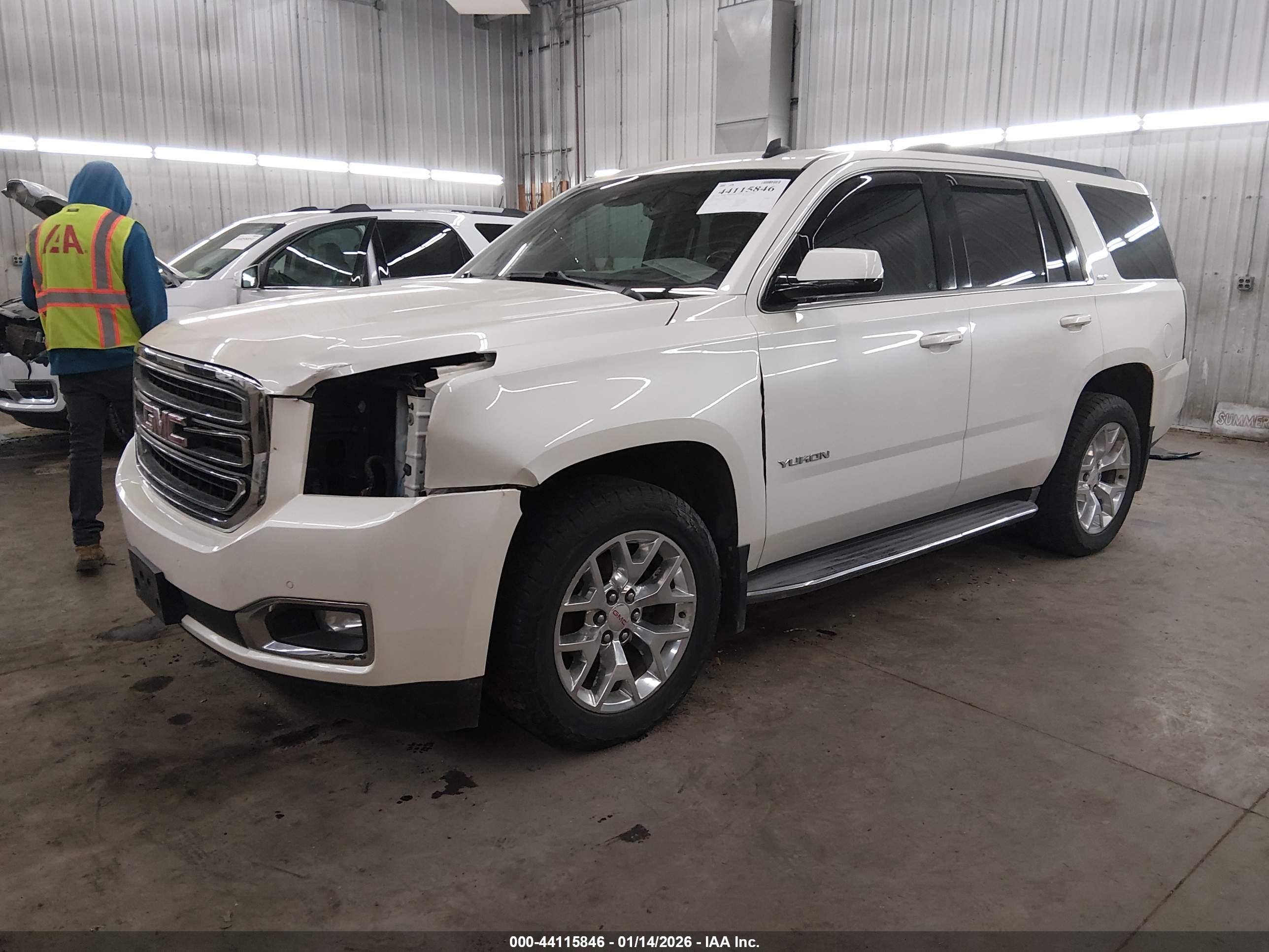 GMC YUKON image 2