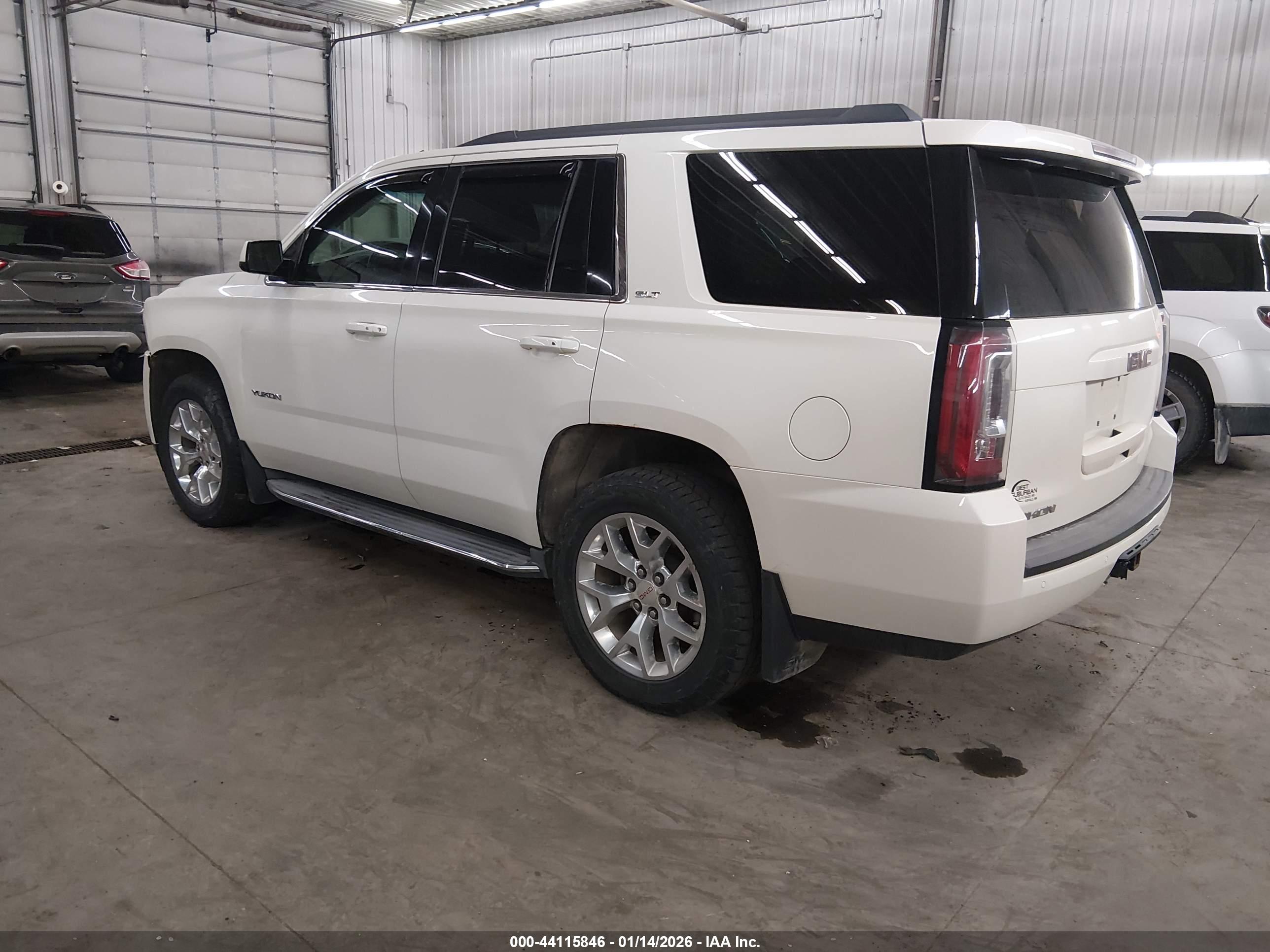 GMC YUKON image 3