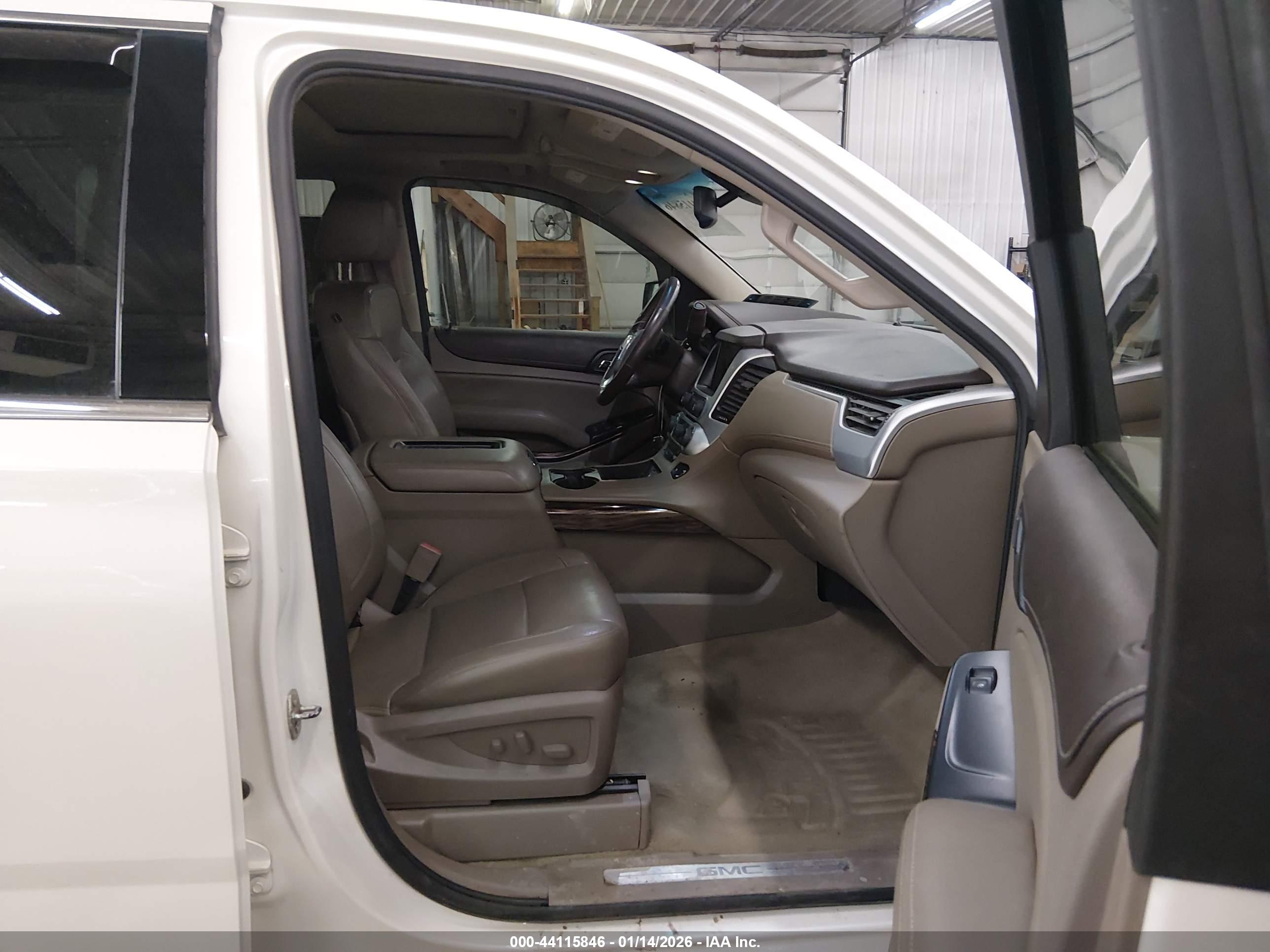 GMC YUKON image 5