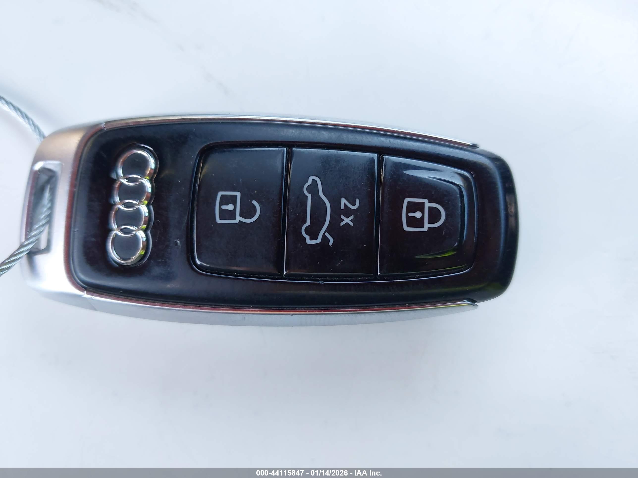 AUDI E-TRON image 11