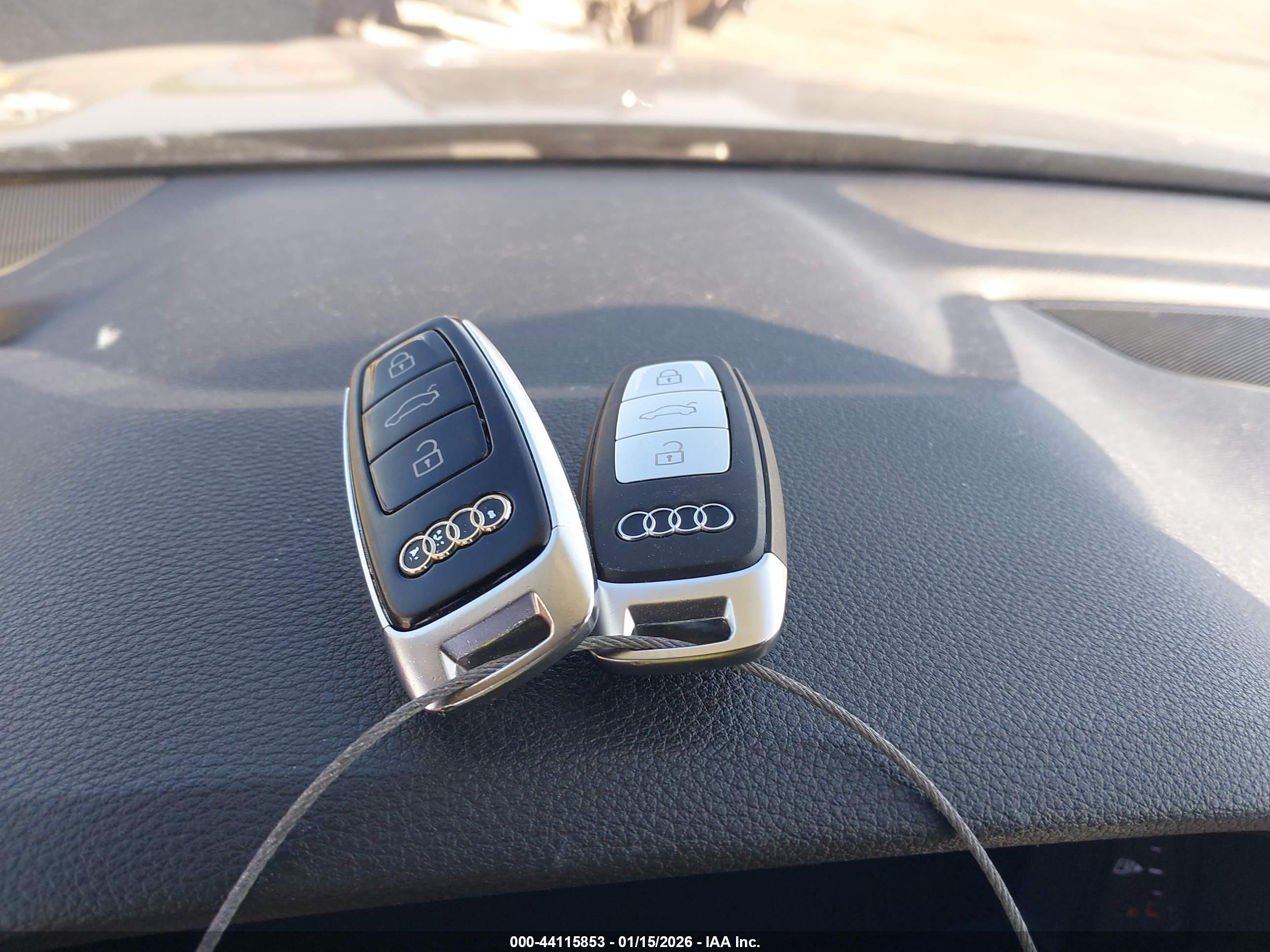 AUDI Q8 image 11