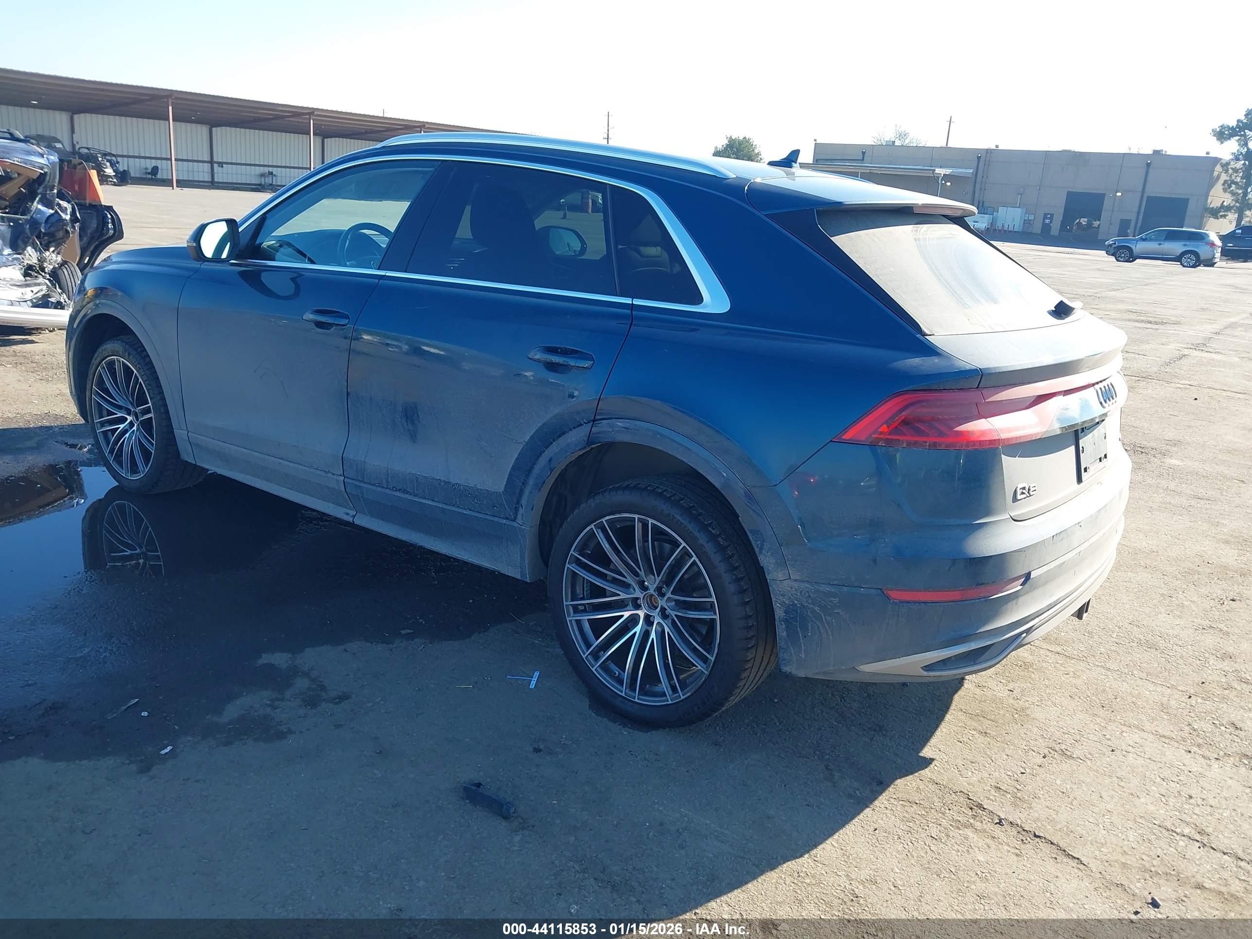 AUDI Q8 image 3