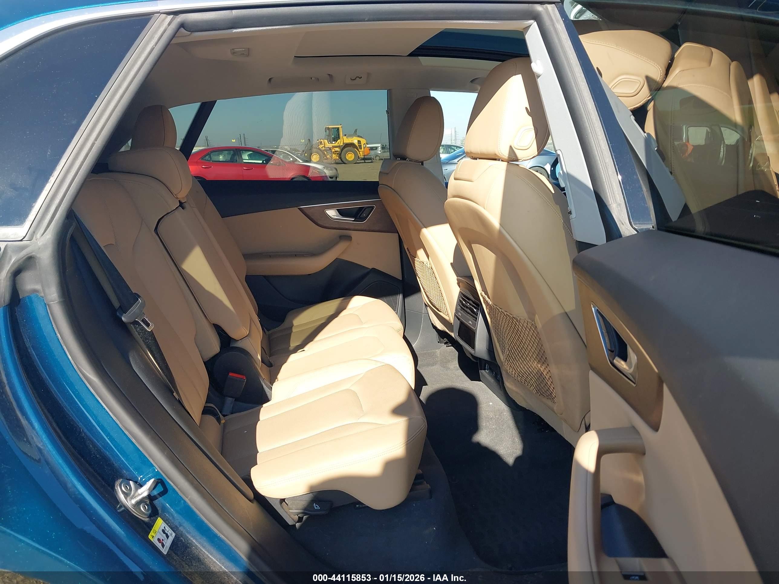 AUDI Q8 image 8