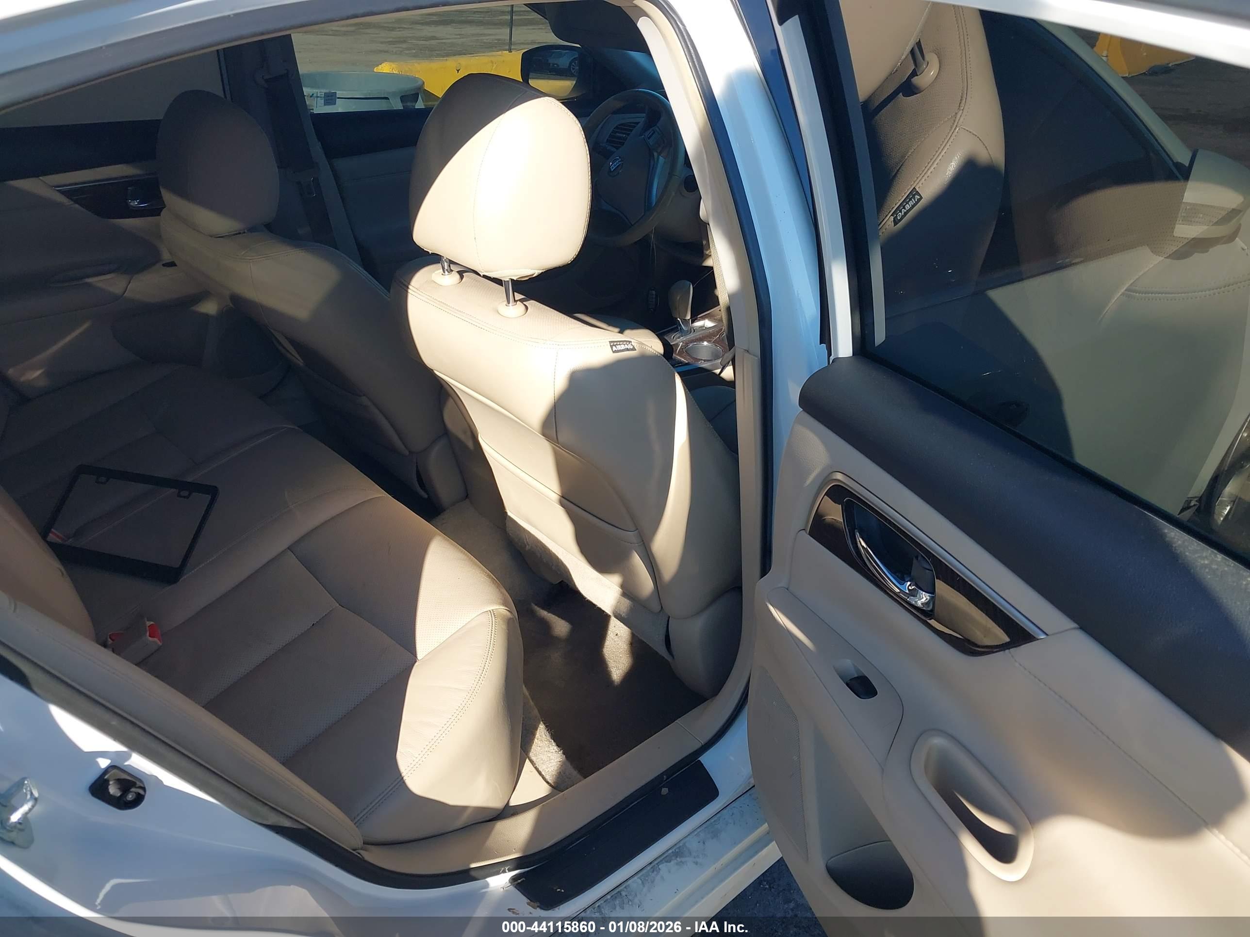 NISSAN ALTIMA image 8