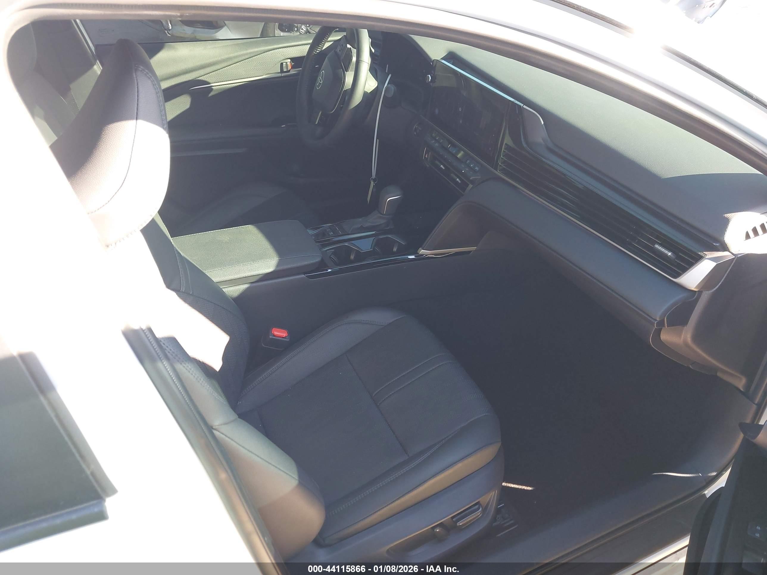 TOYOTA CAMRY image 5
