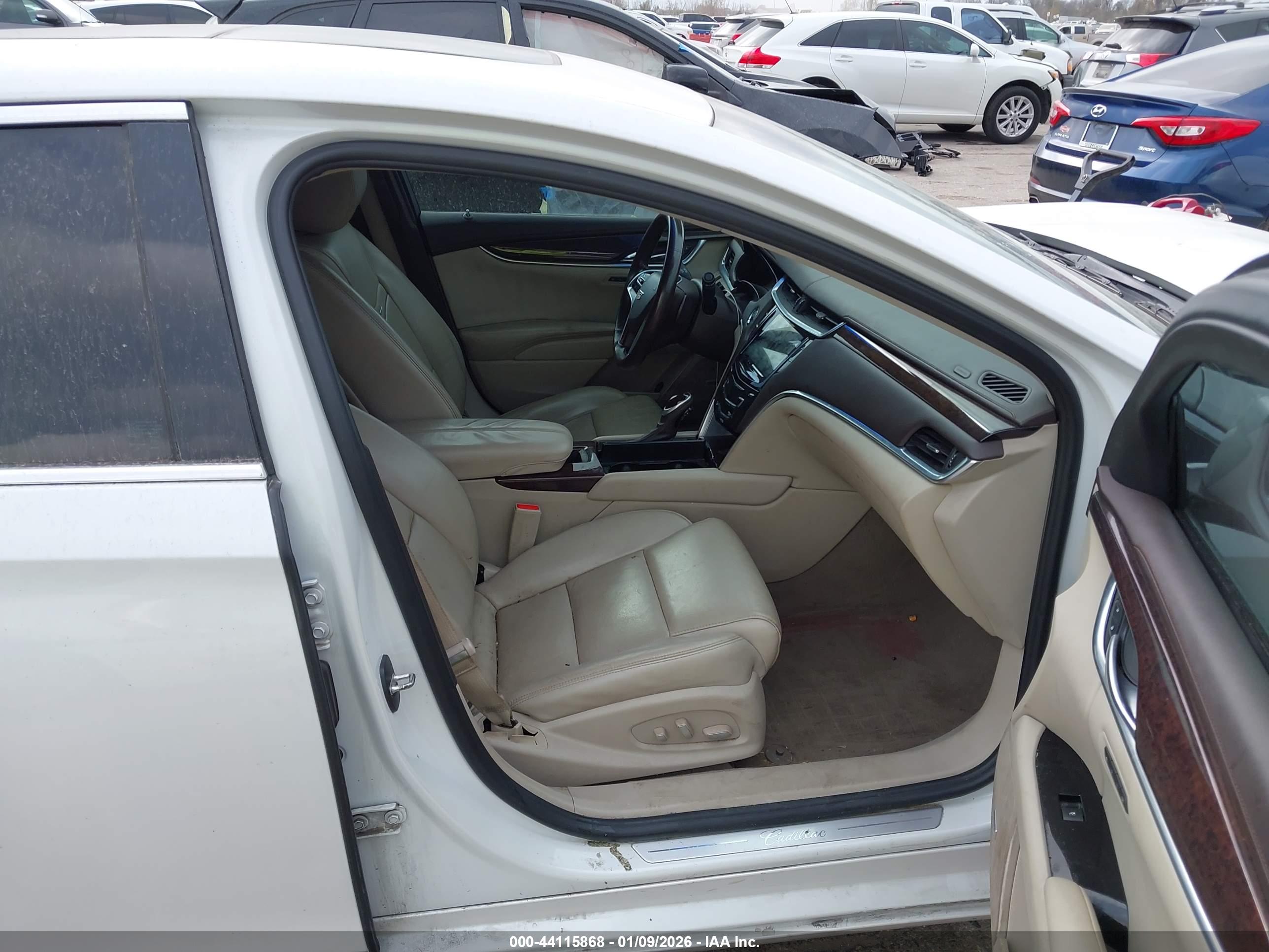 CADILLAC XTS image 5