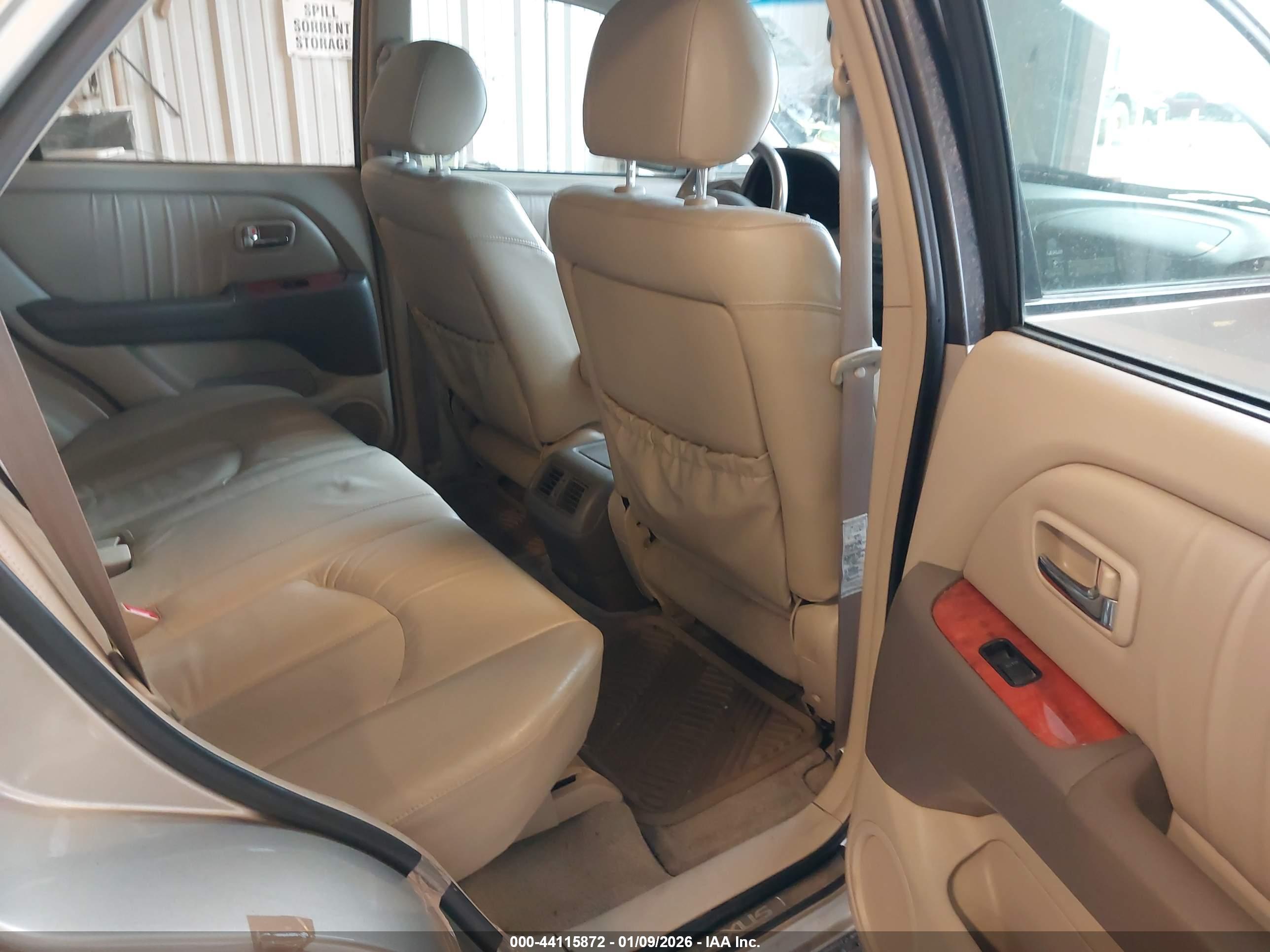 LEXUS RX image 8