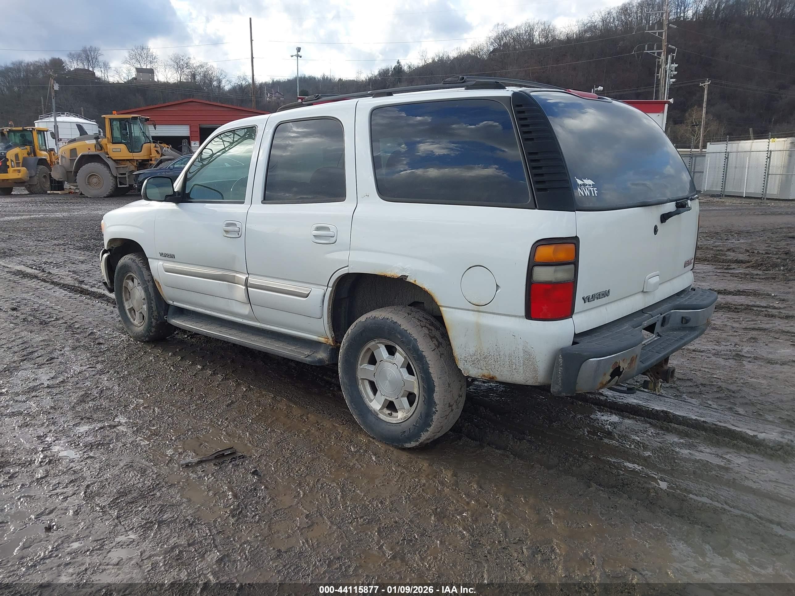 GMC YUKON image 3