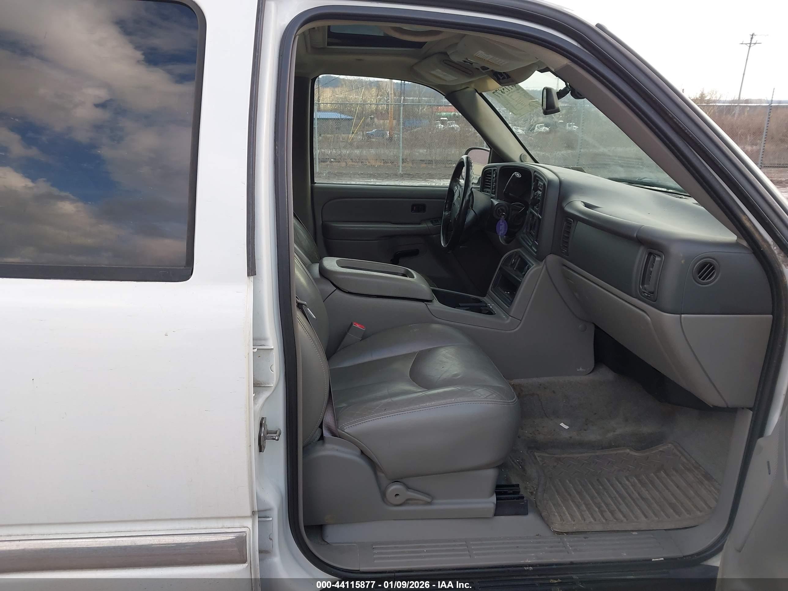 GMC YUKON image 5