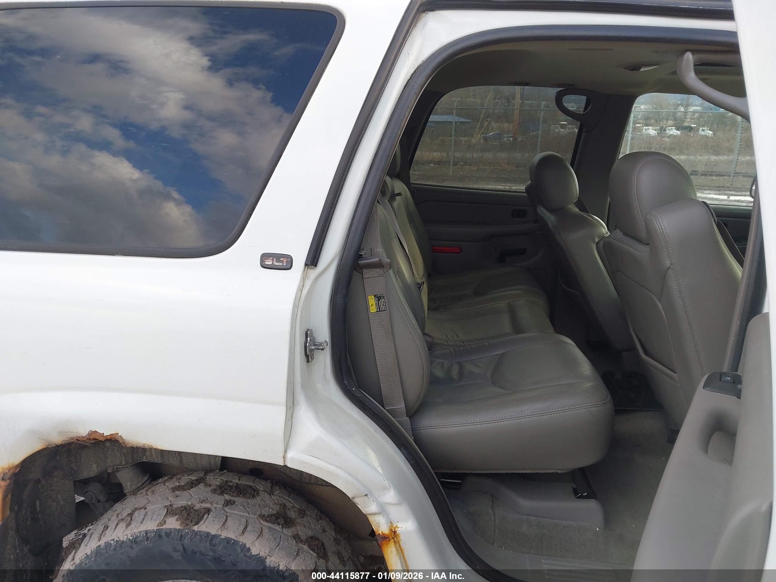 GMC YUKON image 8
