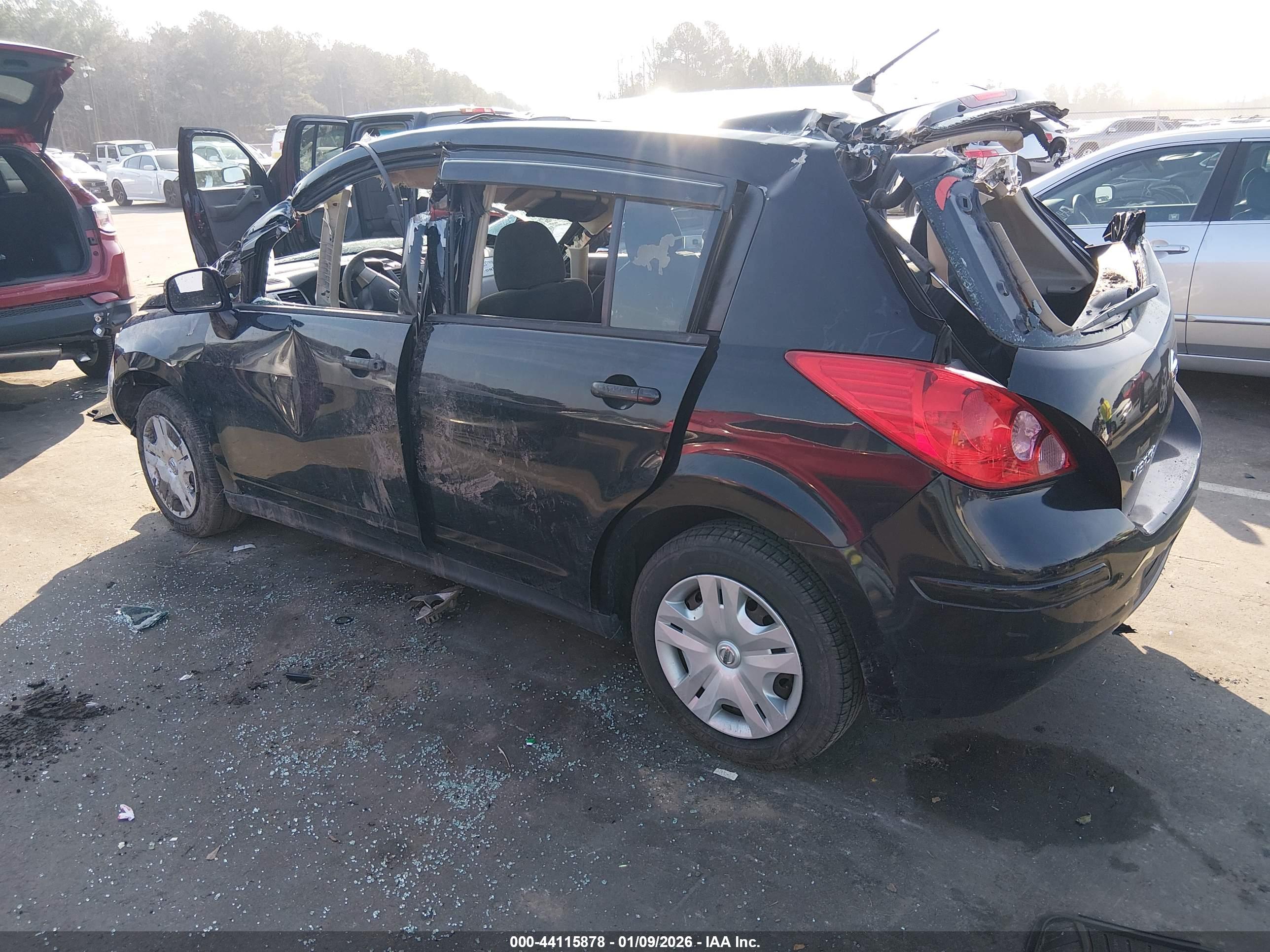 NISSAN VERSA image 3