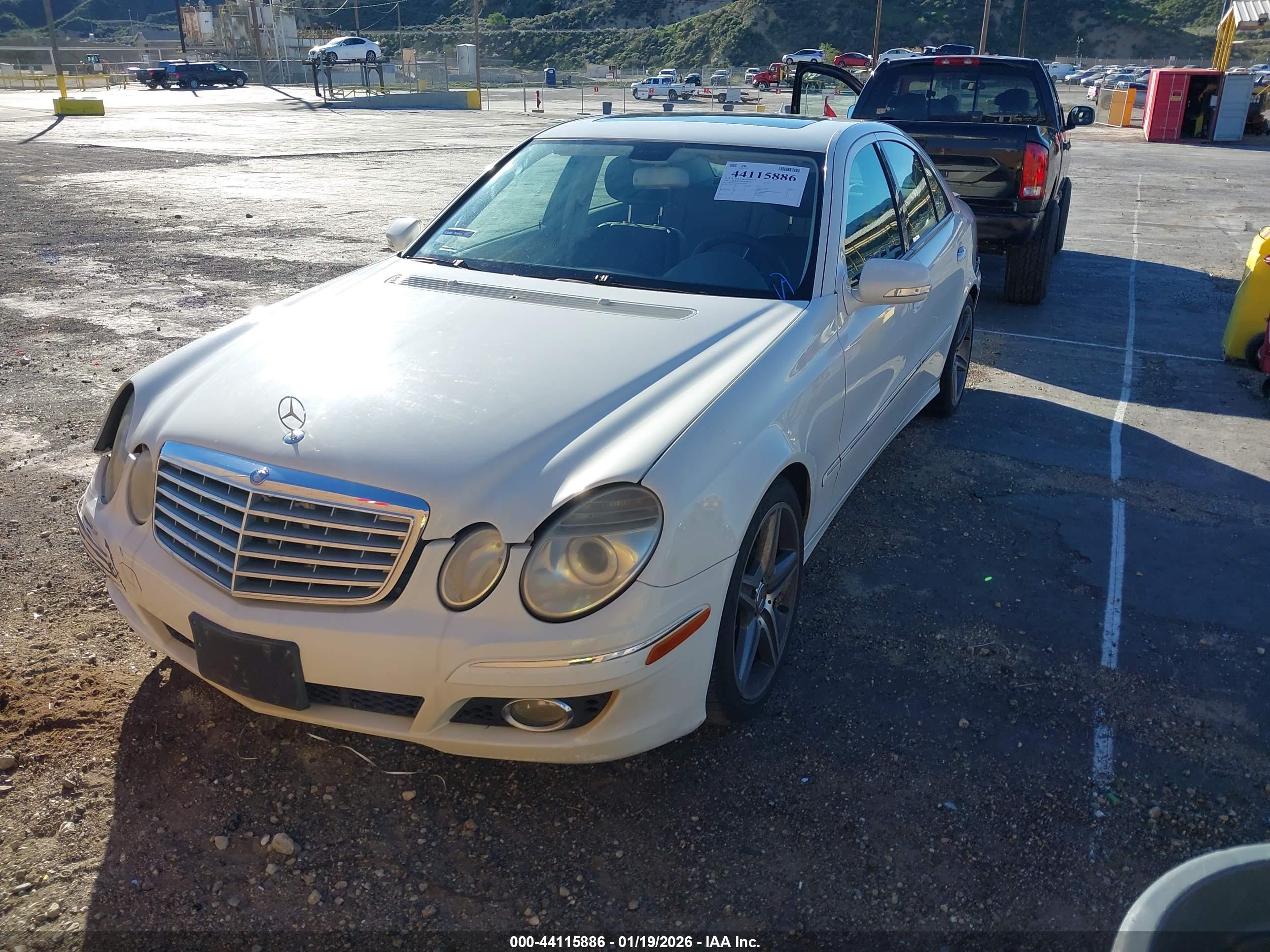 MERCEDES-BENZ E image 2