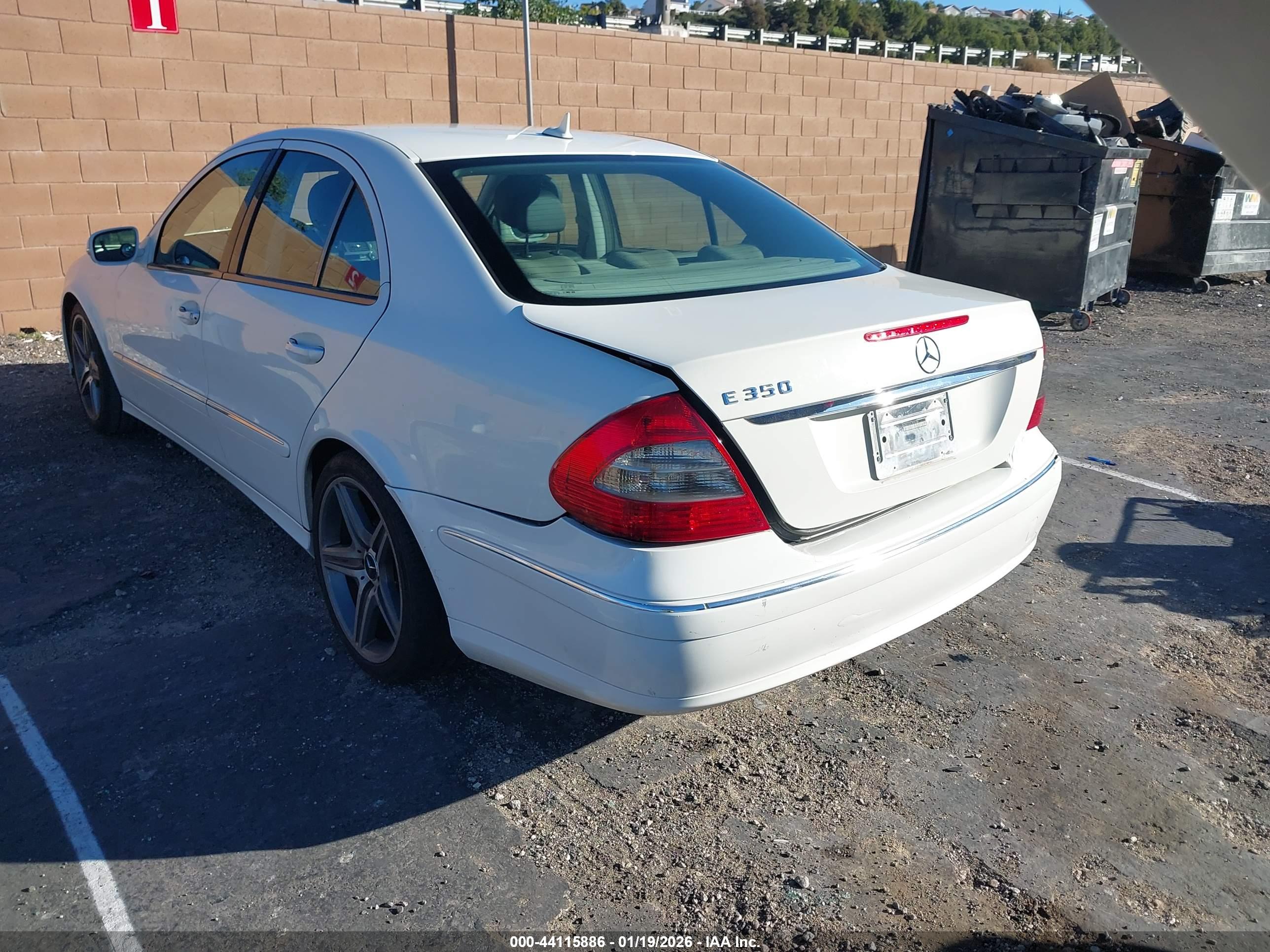MERCEDES-BENZ E image 3