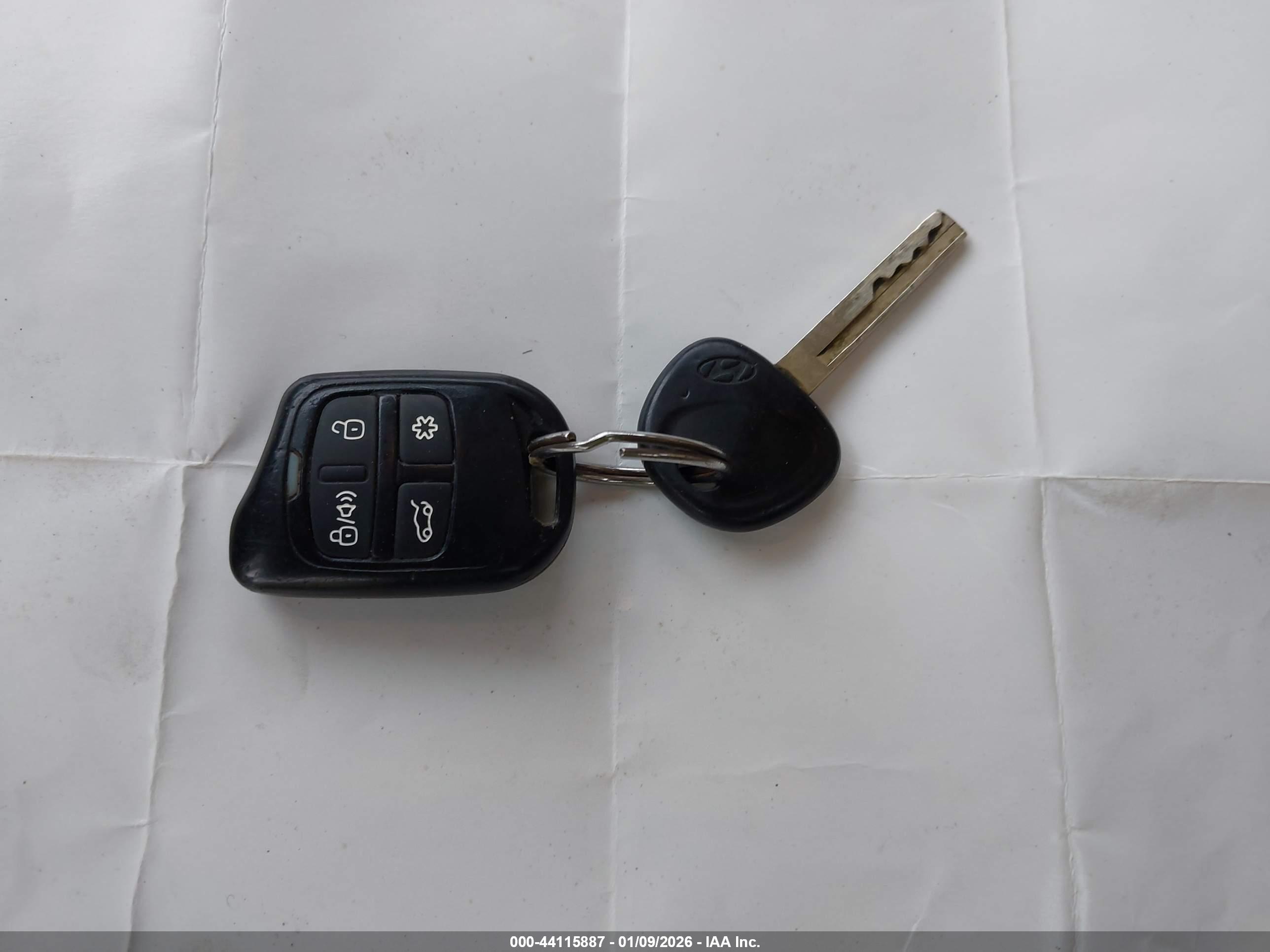 HYUNDAI ACCENT image 11