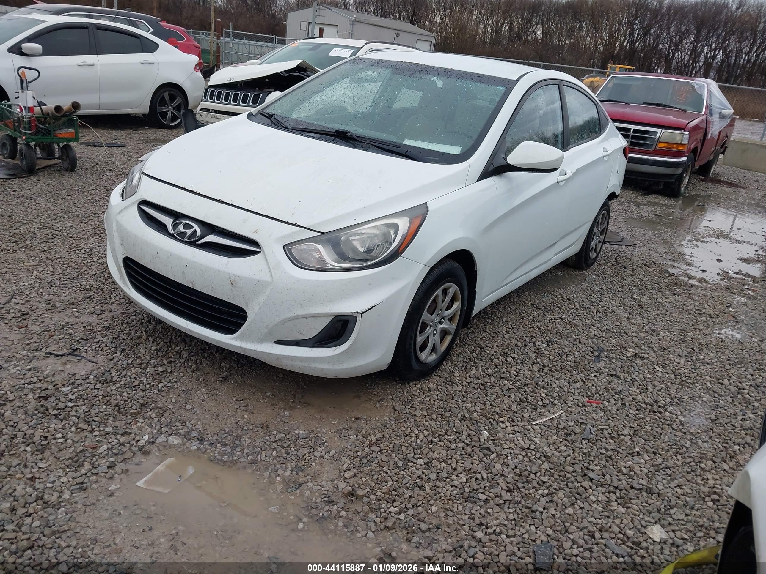HYUNDAI ACCENT image 2
