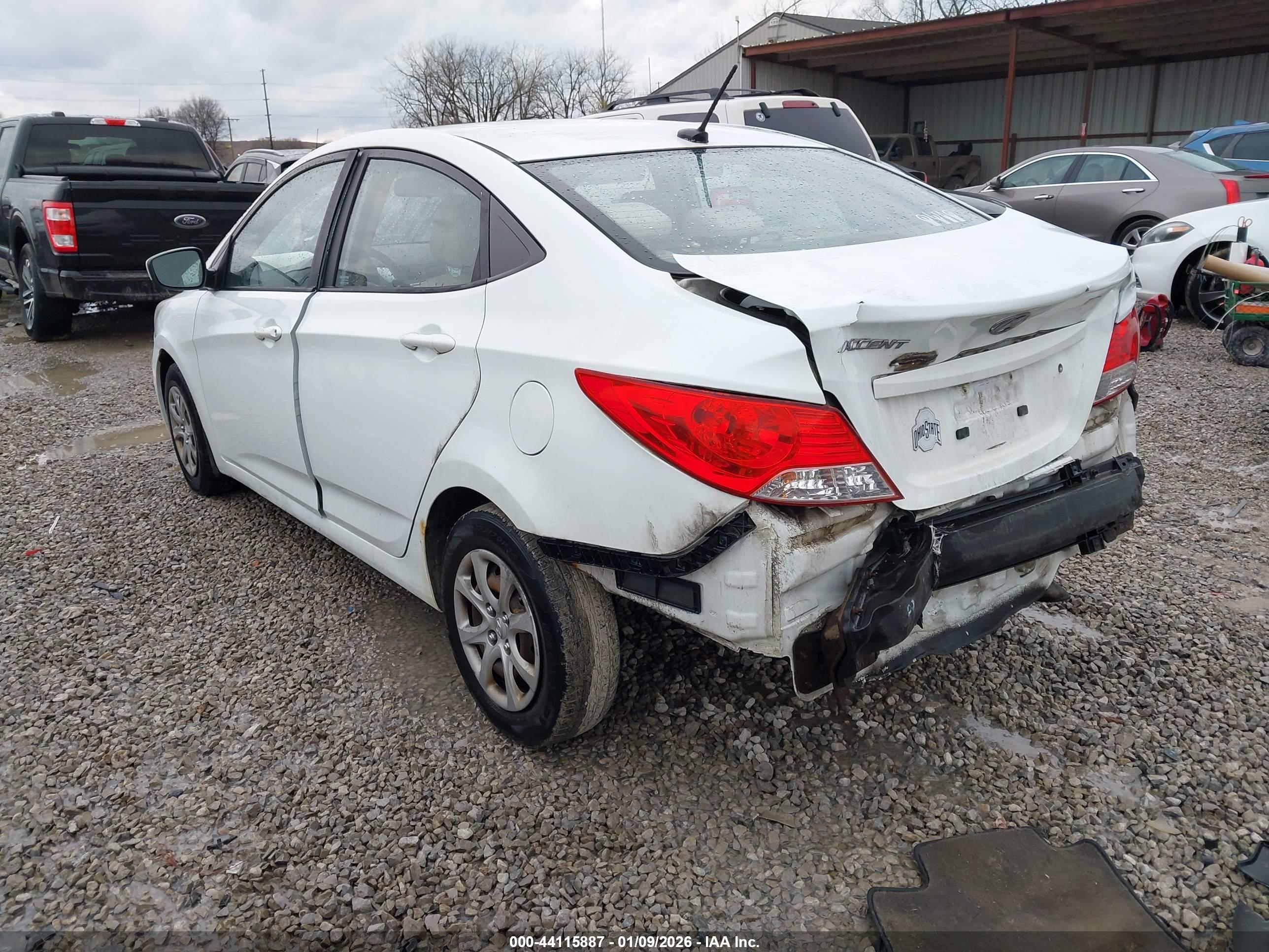 HYUNDAI ACCENT image 3
