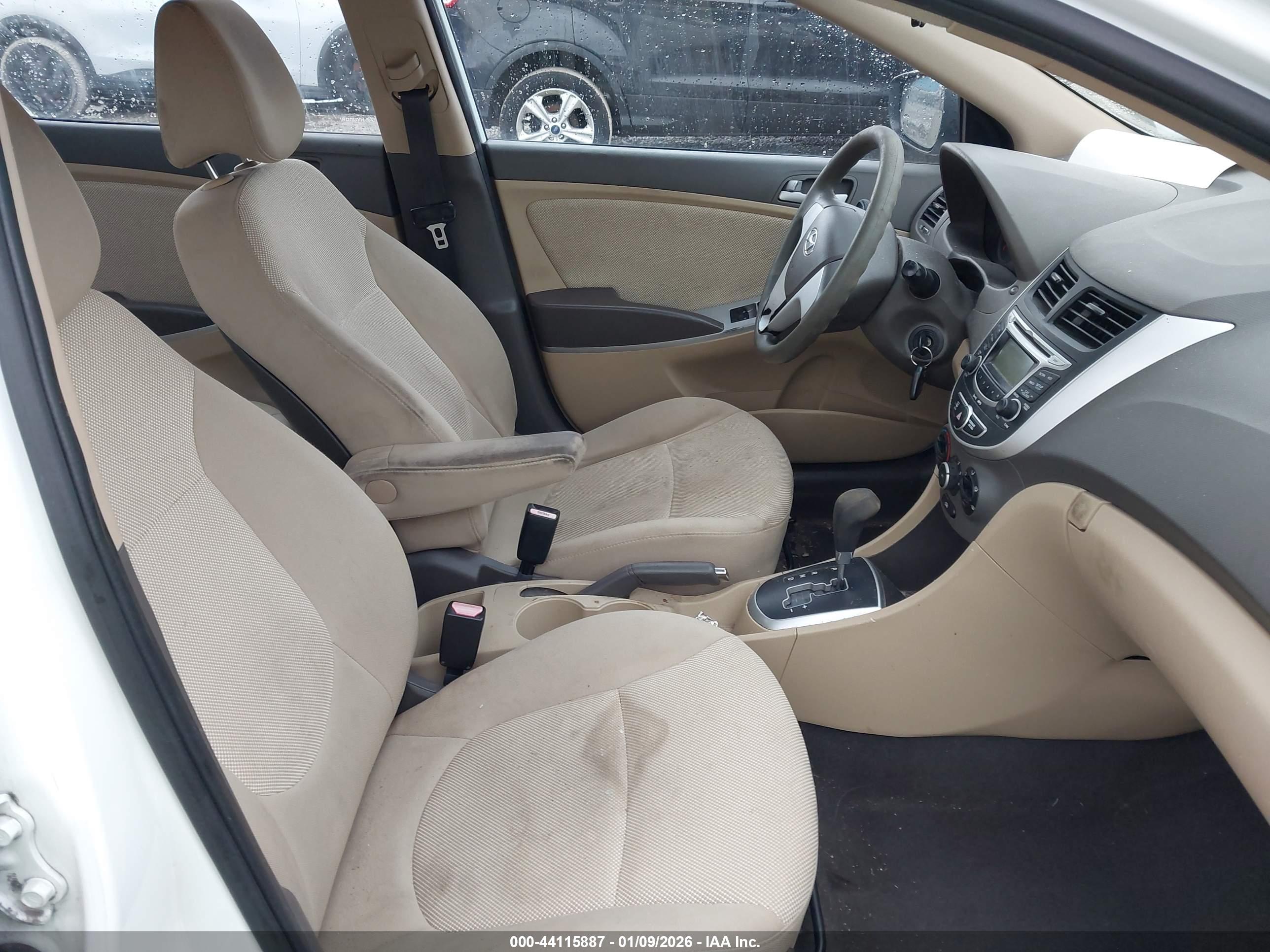 HYUNDAI ACCENT image 5