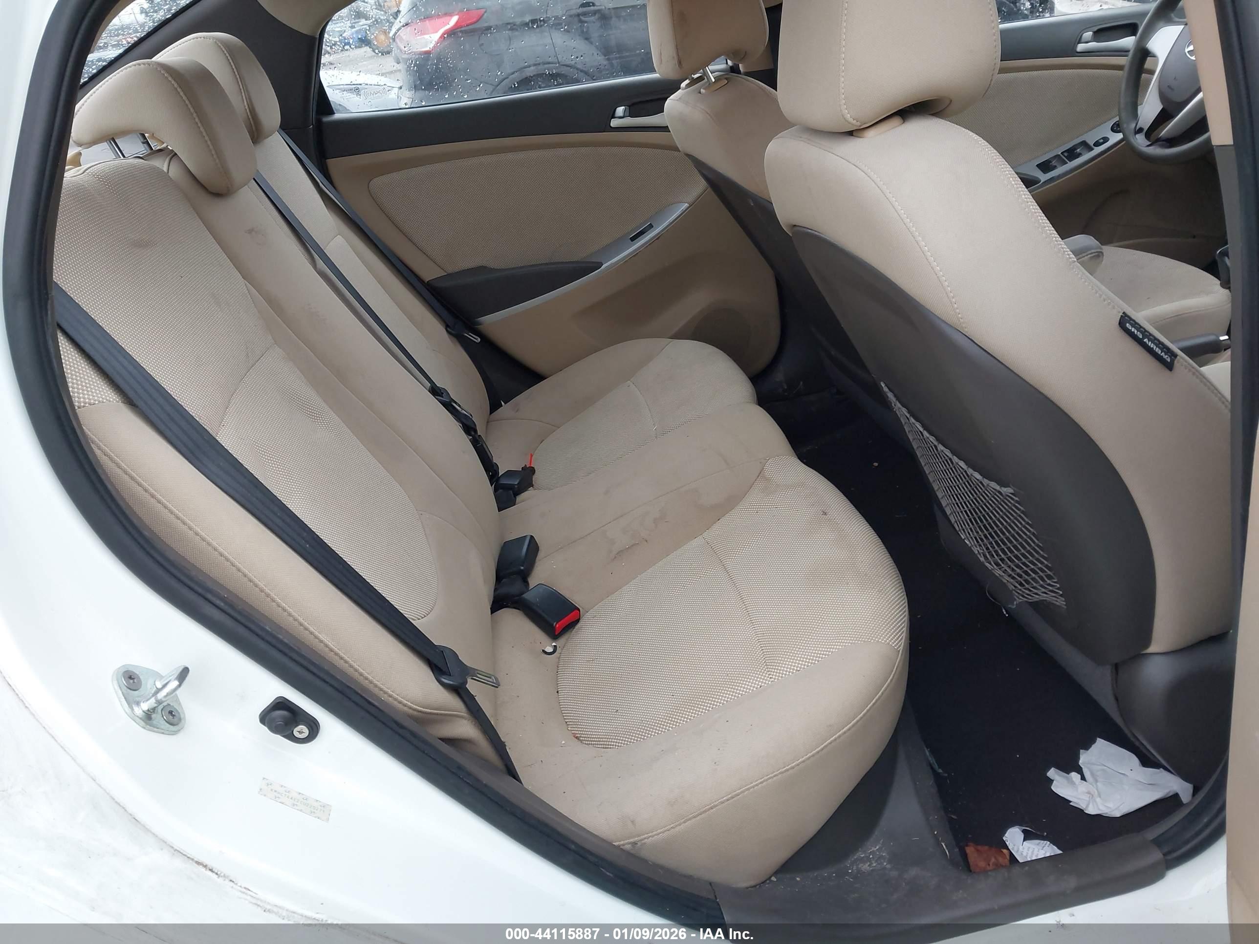HYUNDAI ACCENT image 8
