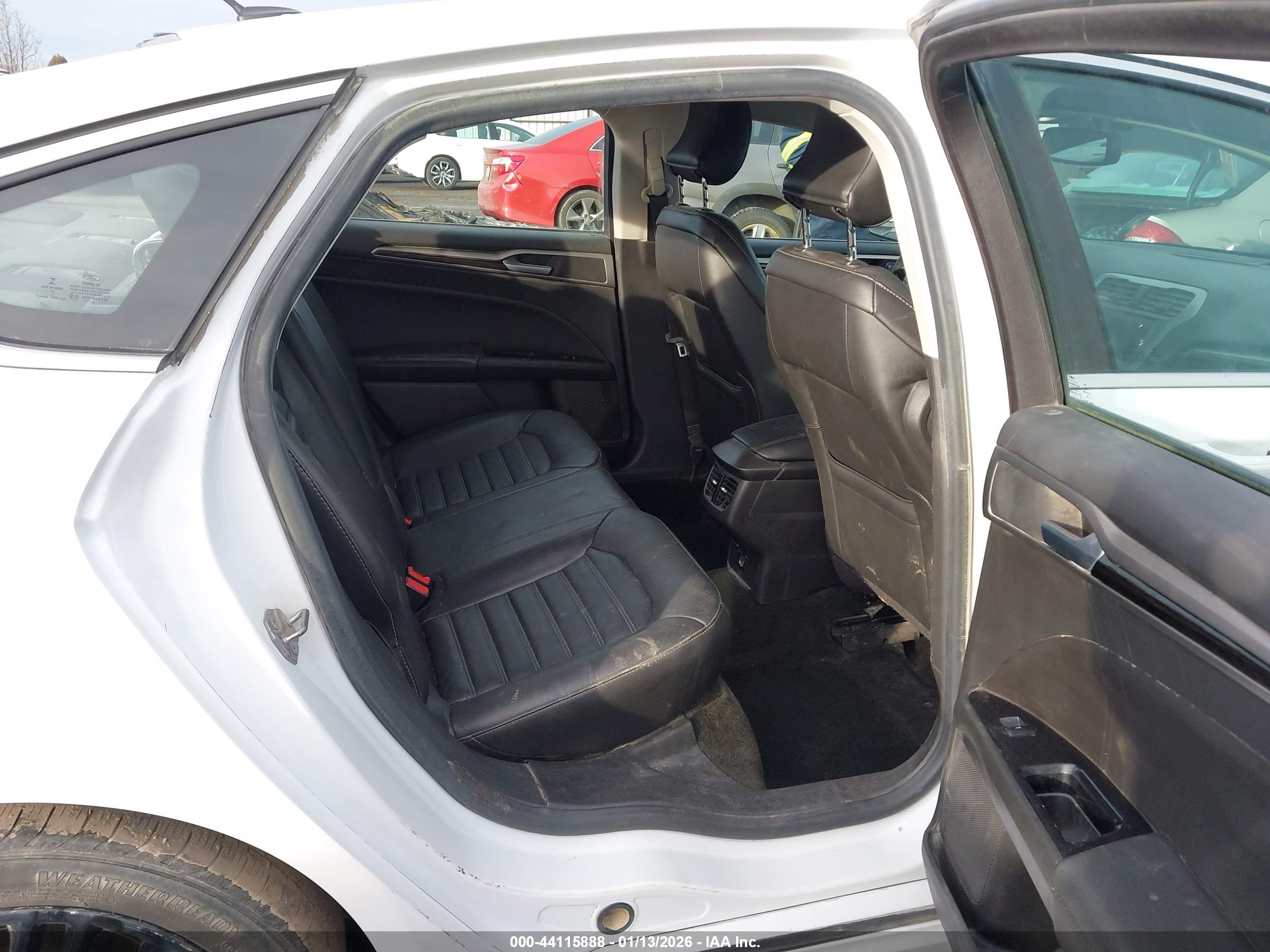 FORD FUSION image 8