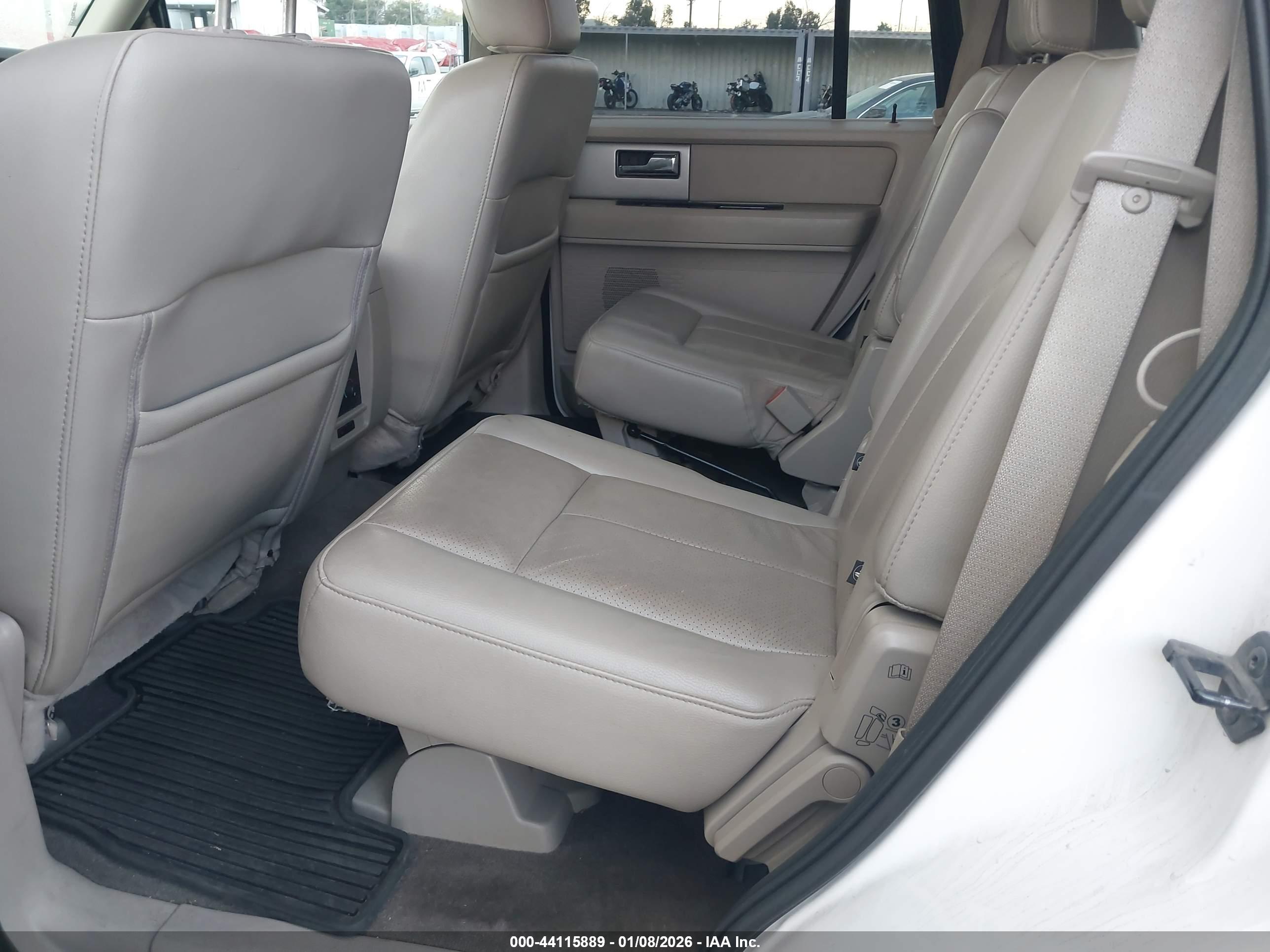 FORD EXPEDITION image 8