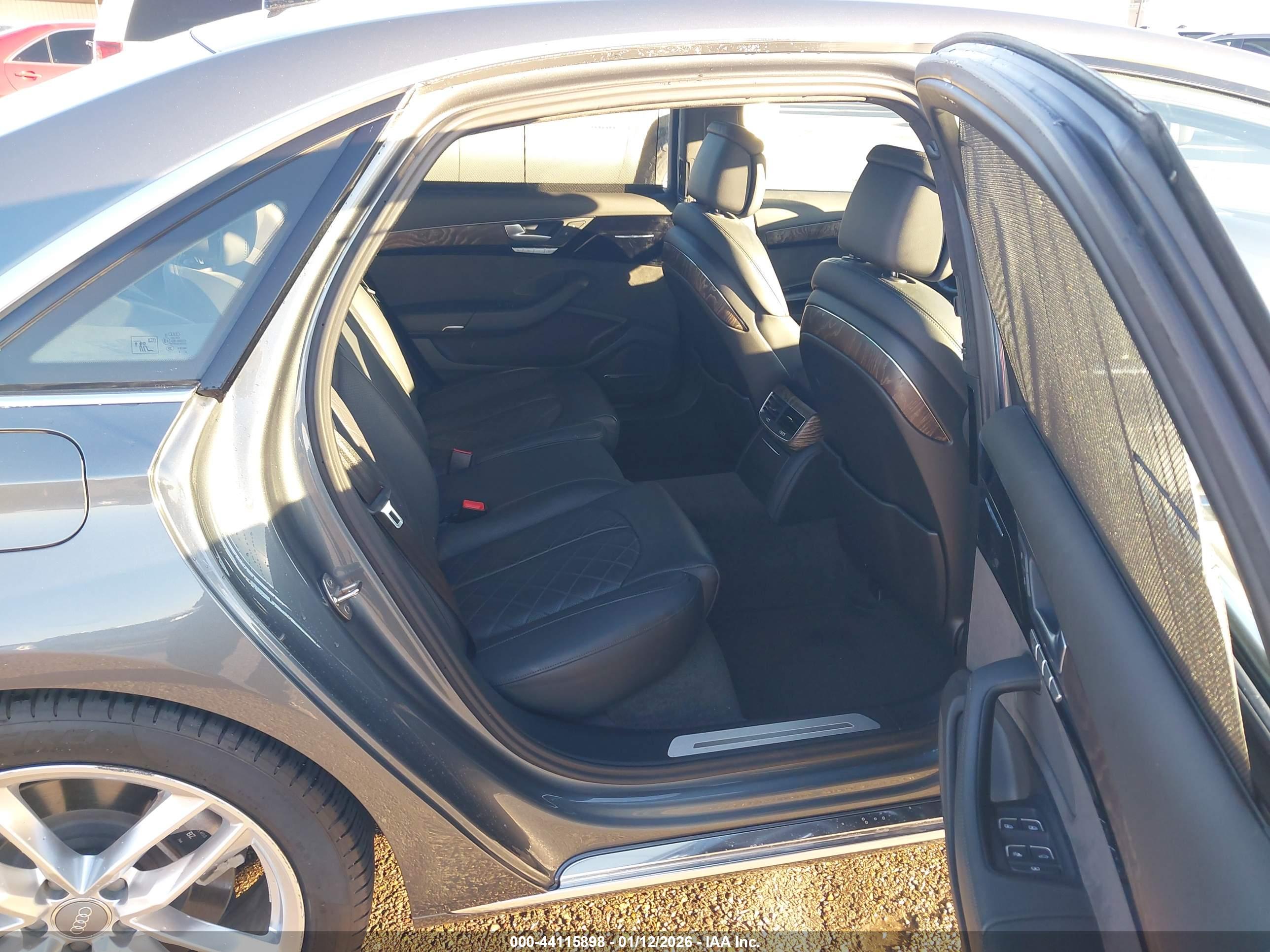 AUDI A8 image 8