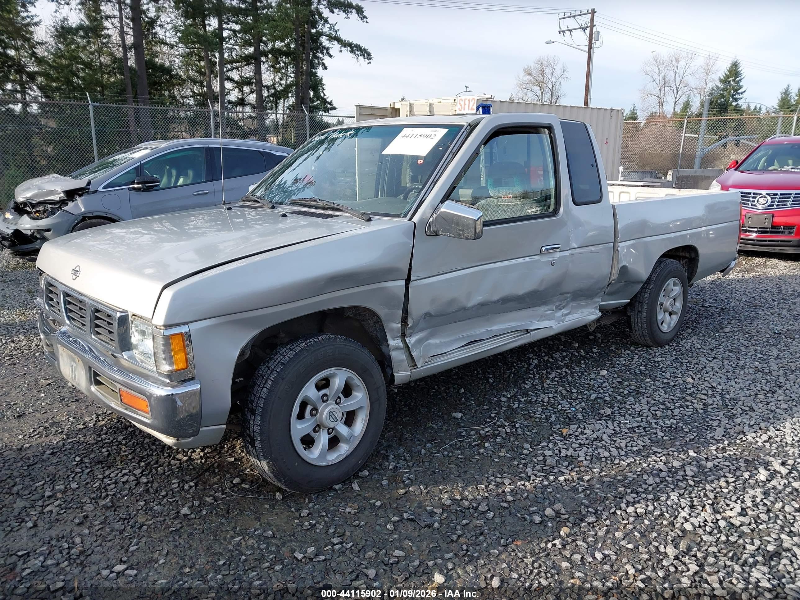 NISSAN 4X2 image 2
