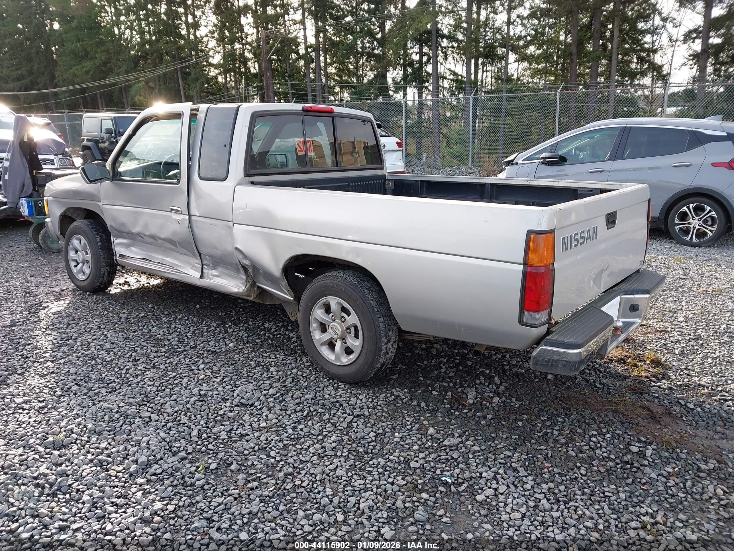 NISSAN 4X2 image 3