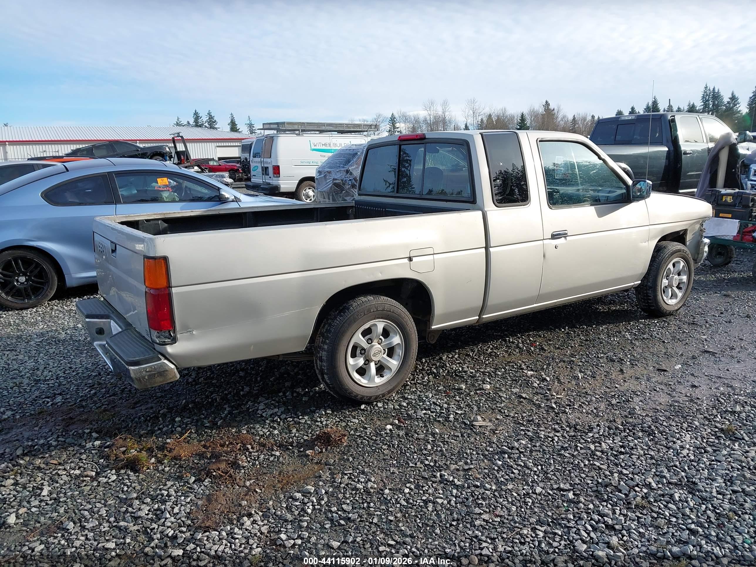 NISSAN 4X2 image 4
