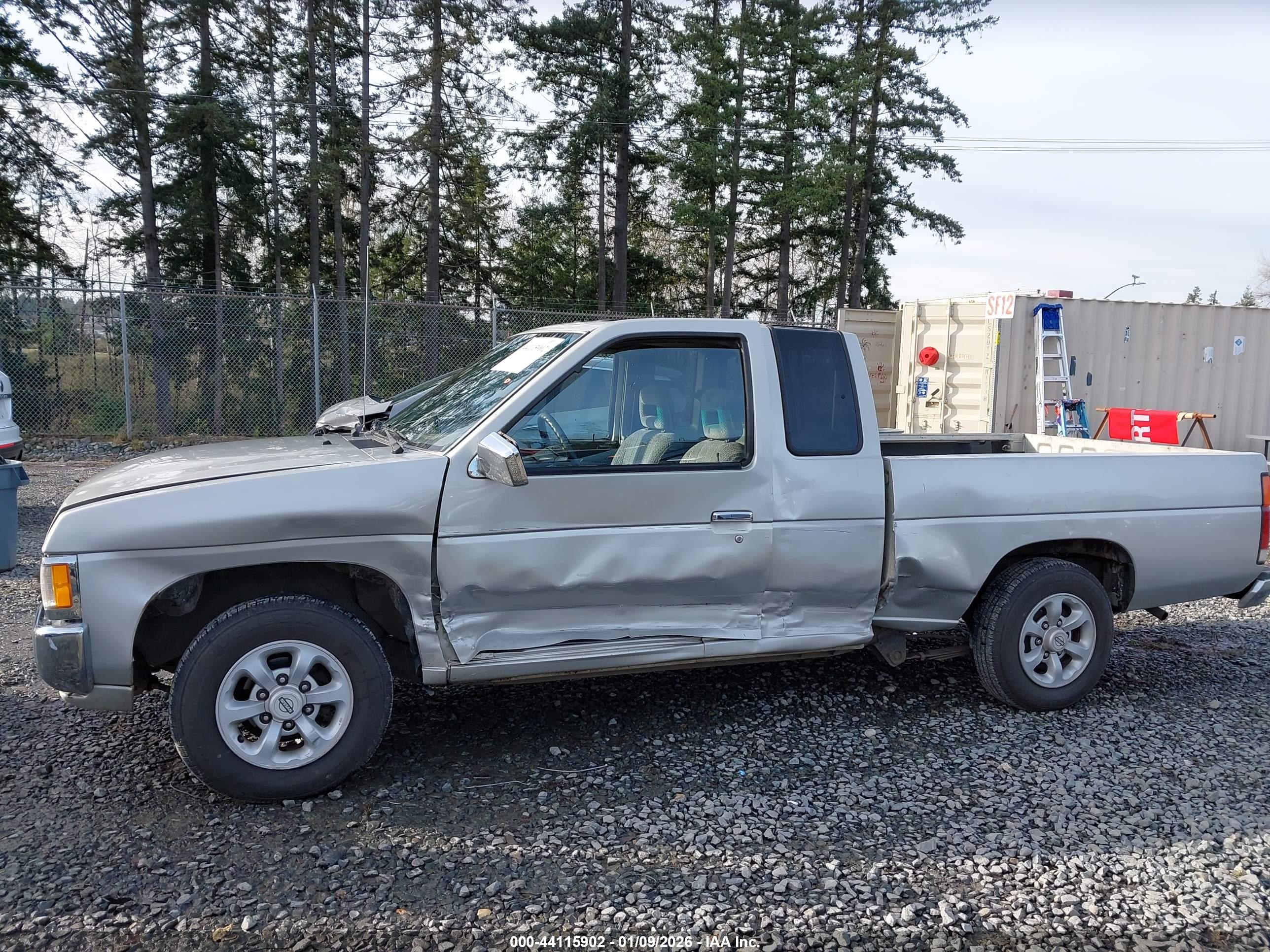 NISSAN 4X2 image 6