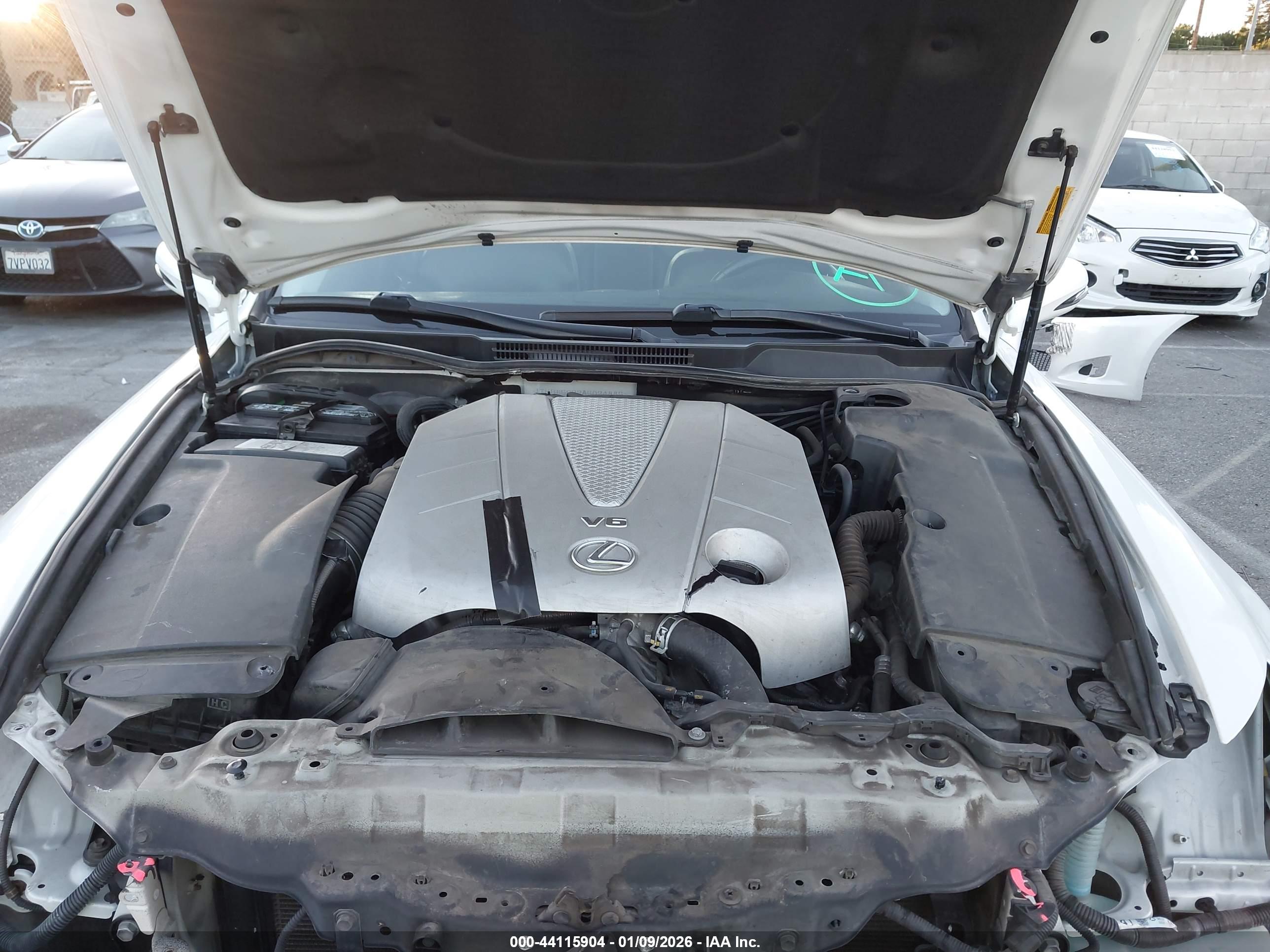 LEXUS IS image 10