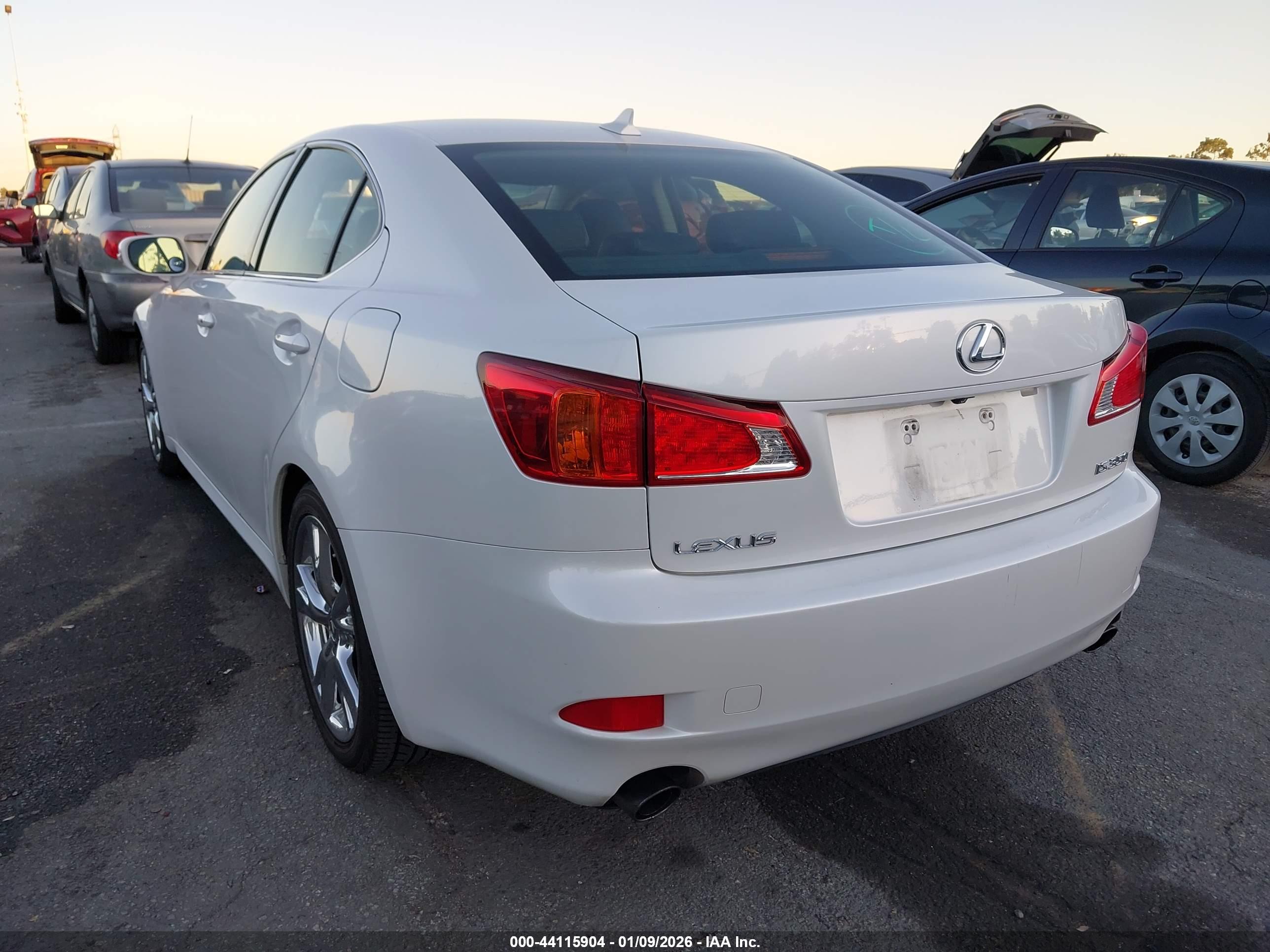 LEXUS IS image 3