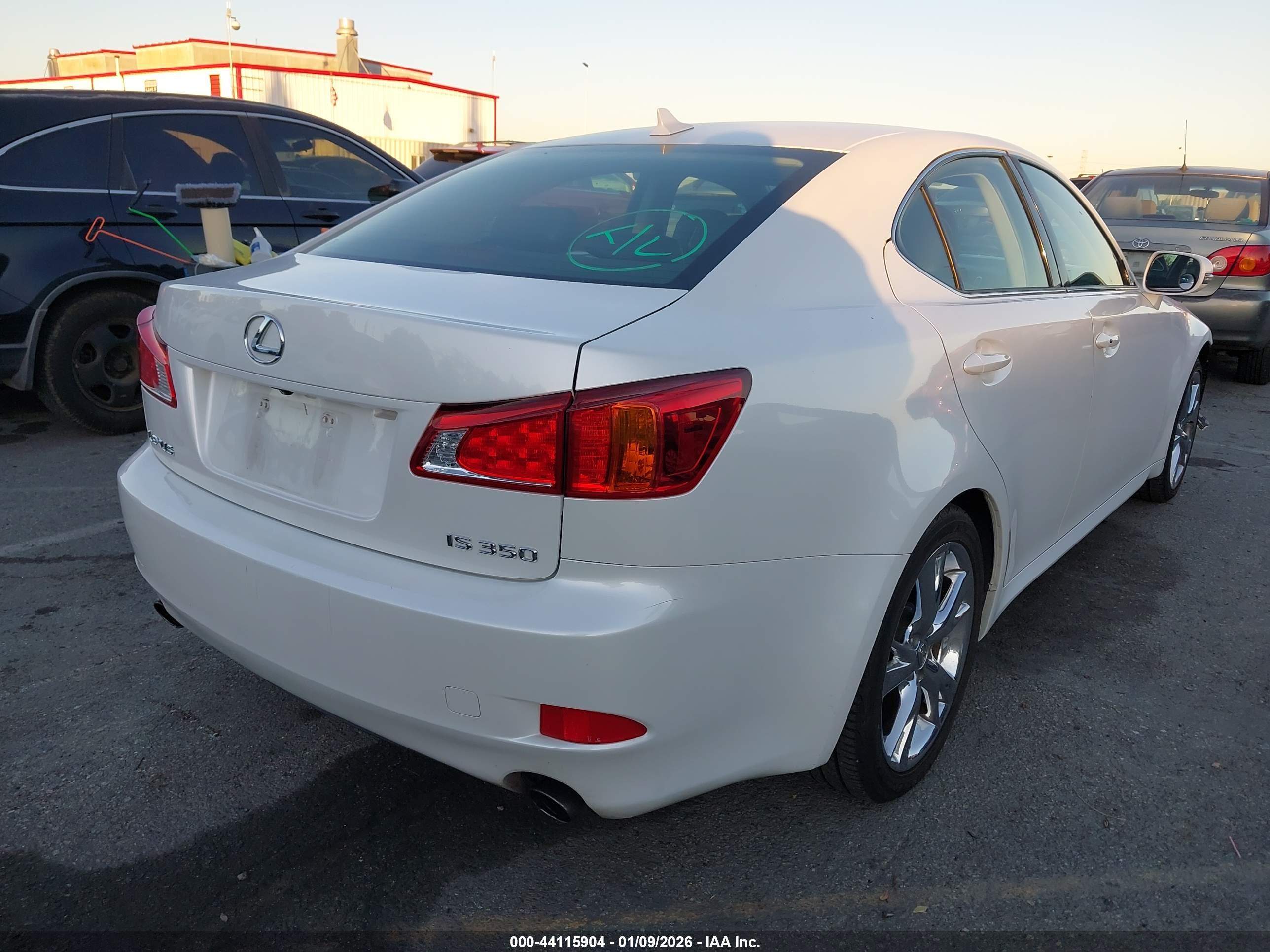 LEXUS IS image 4