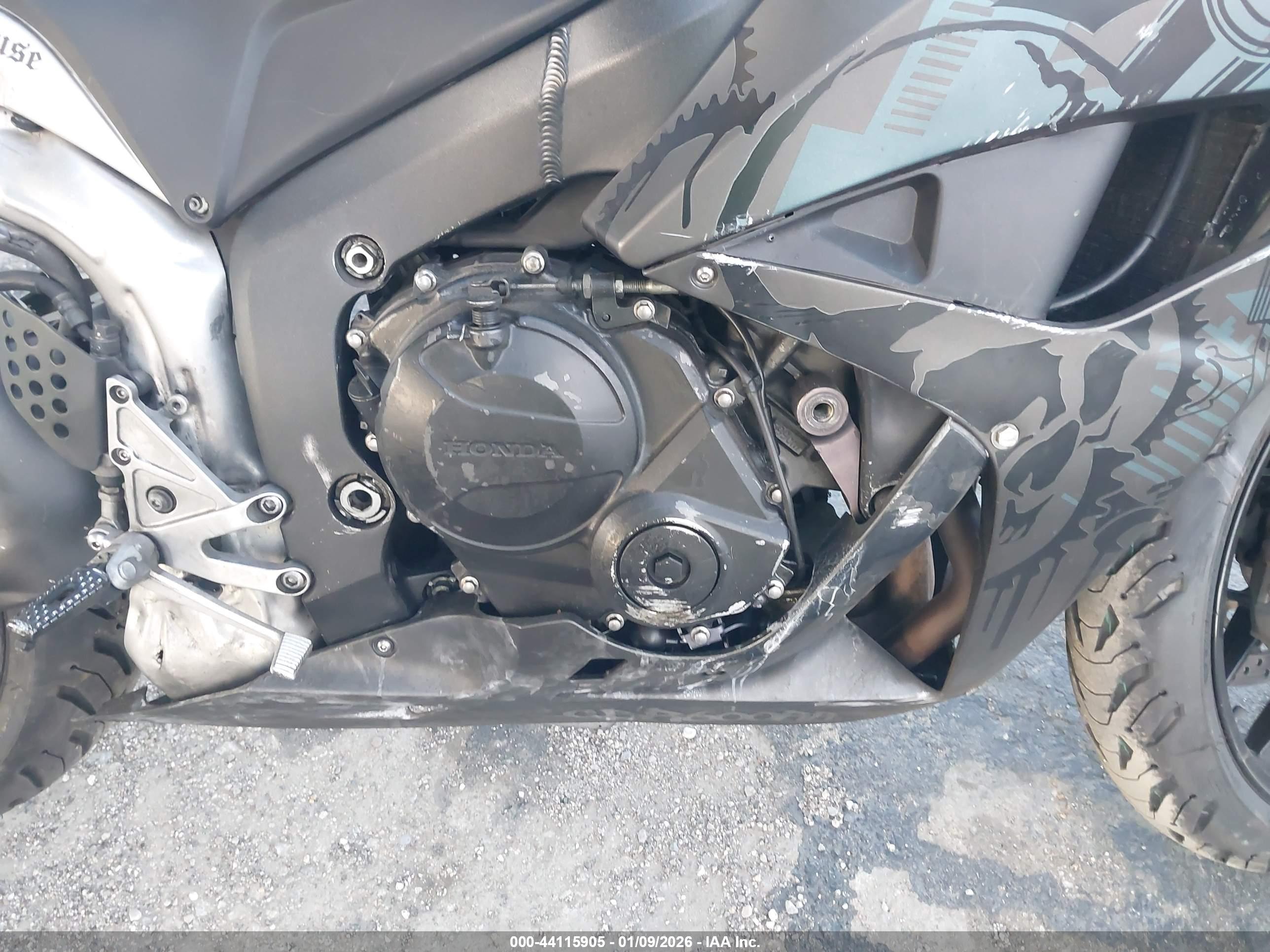 HONDA CBR600 image 8