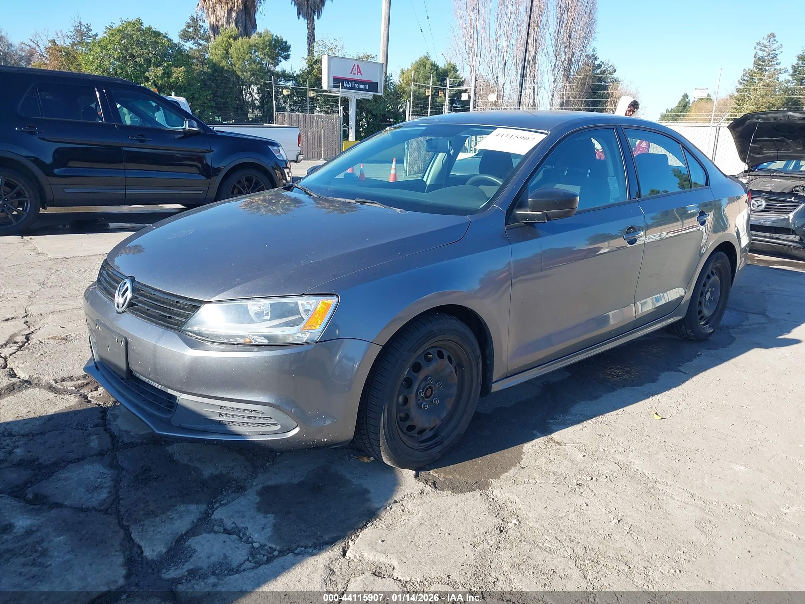 VOLKSWAGEN JETTA image 2