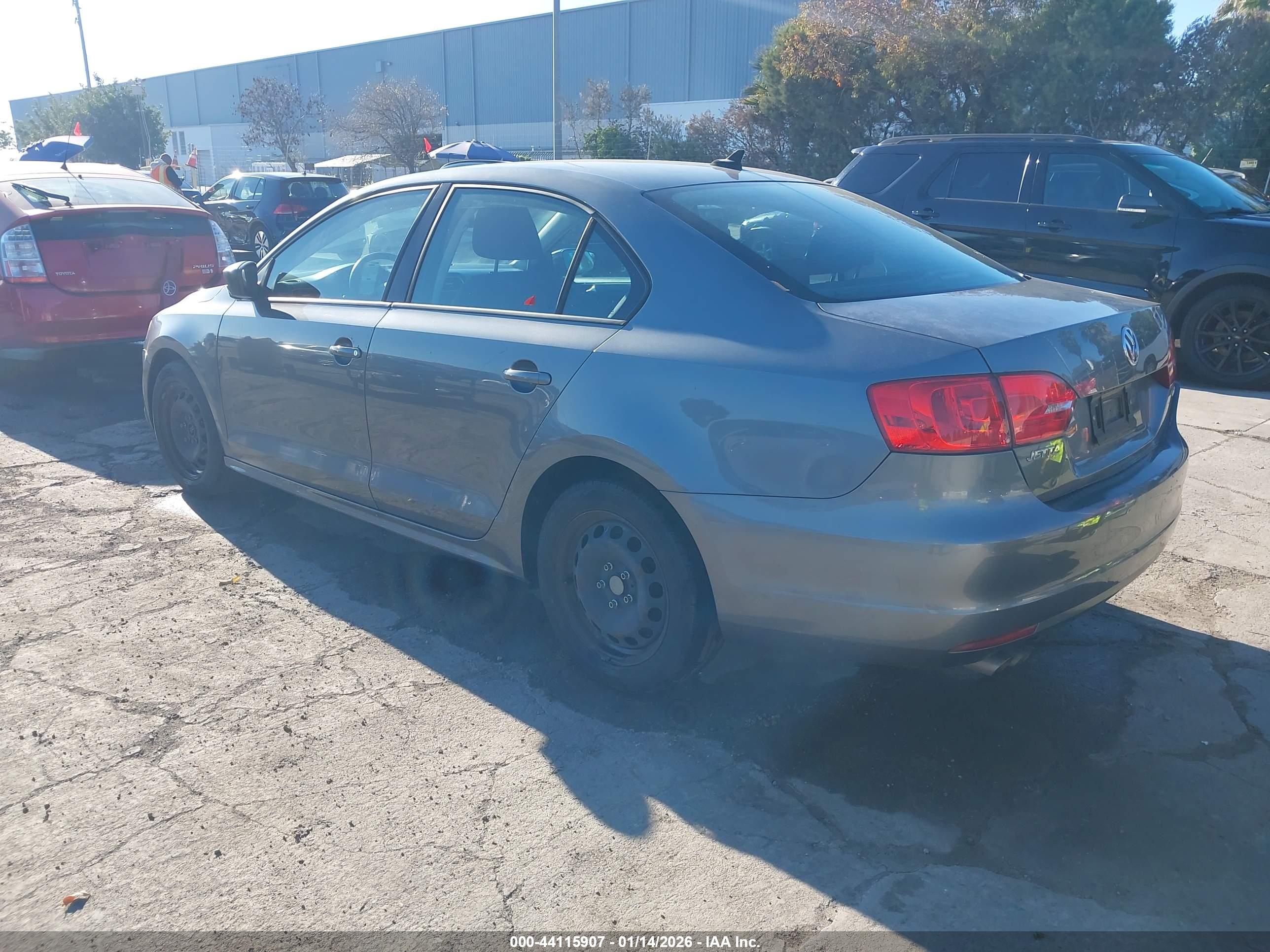 VOLKSWAGEN JETTA image 3