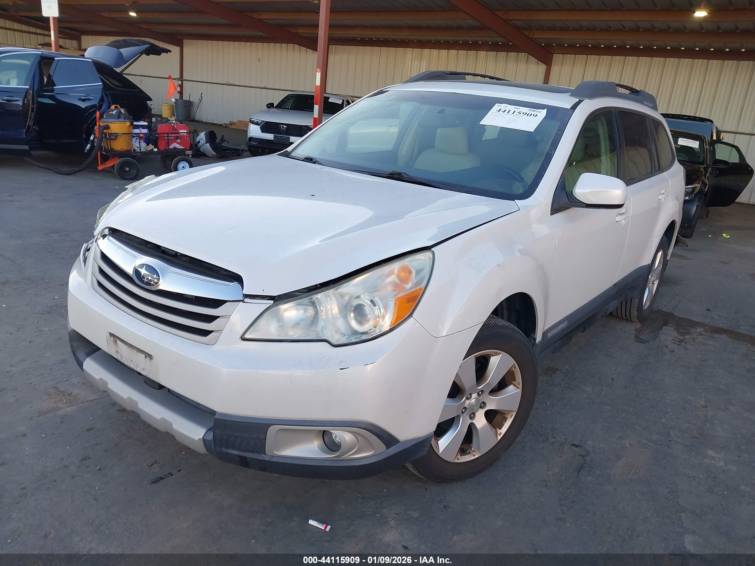 SUBARU OUTBACK image 2