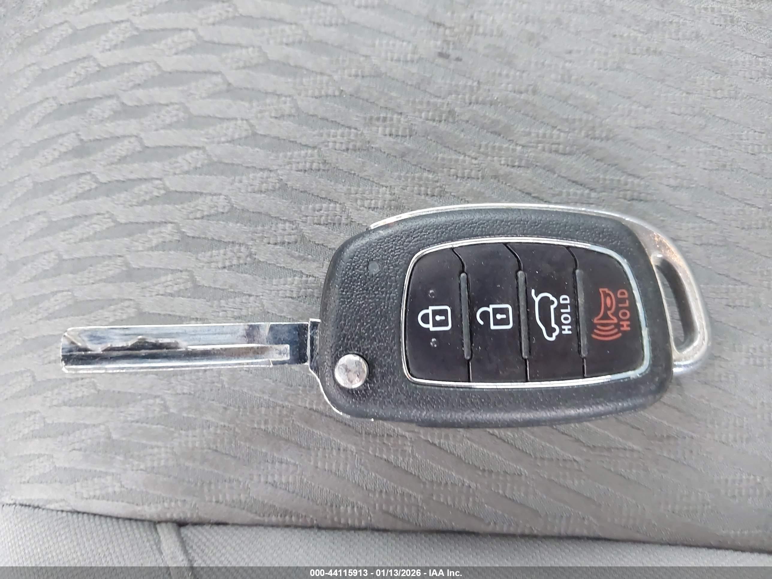 HYUNDAI SANTA image 11