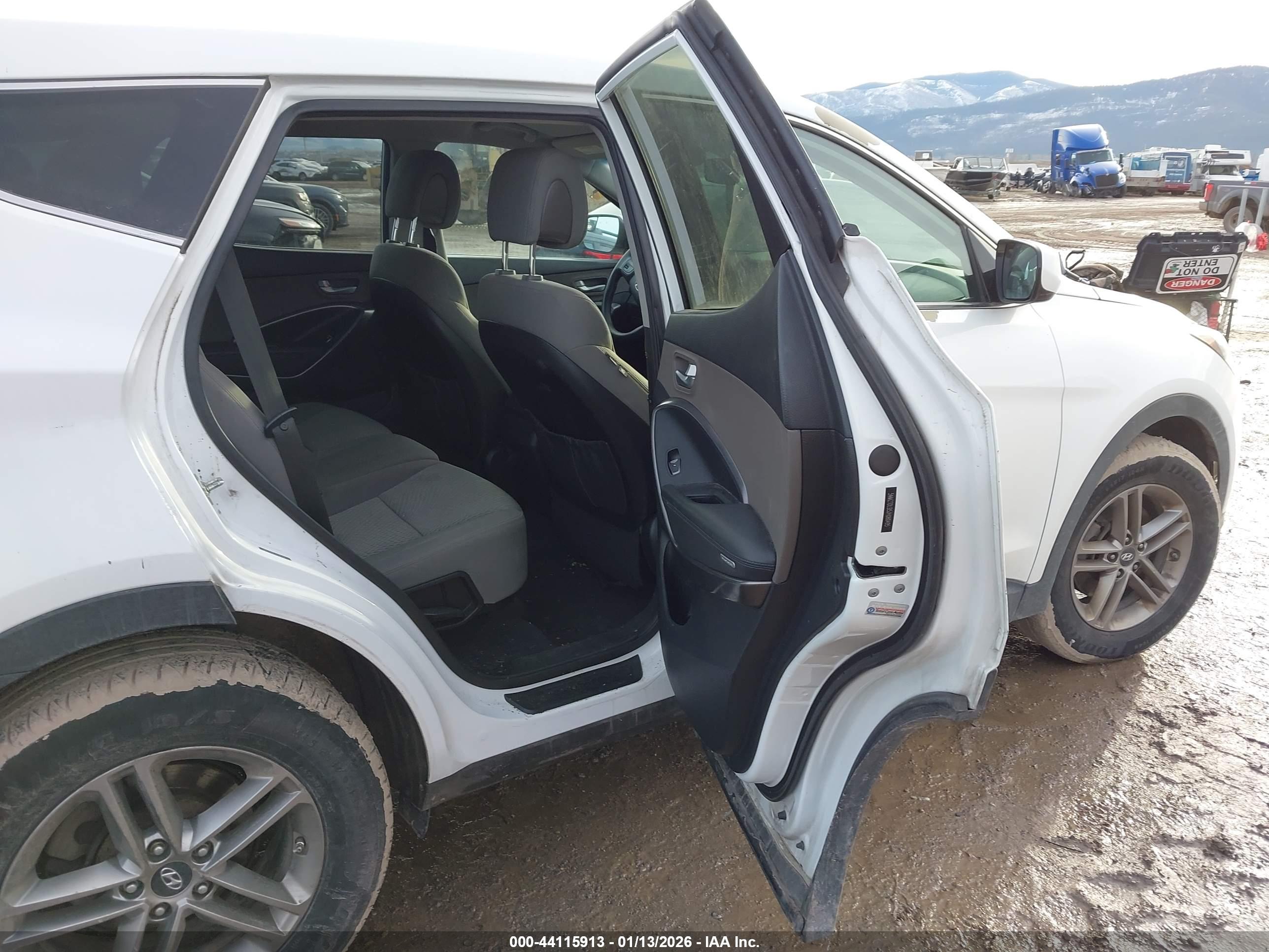 HYUNDAI SANTA image 8