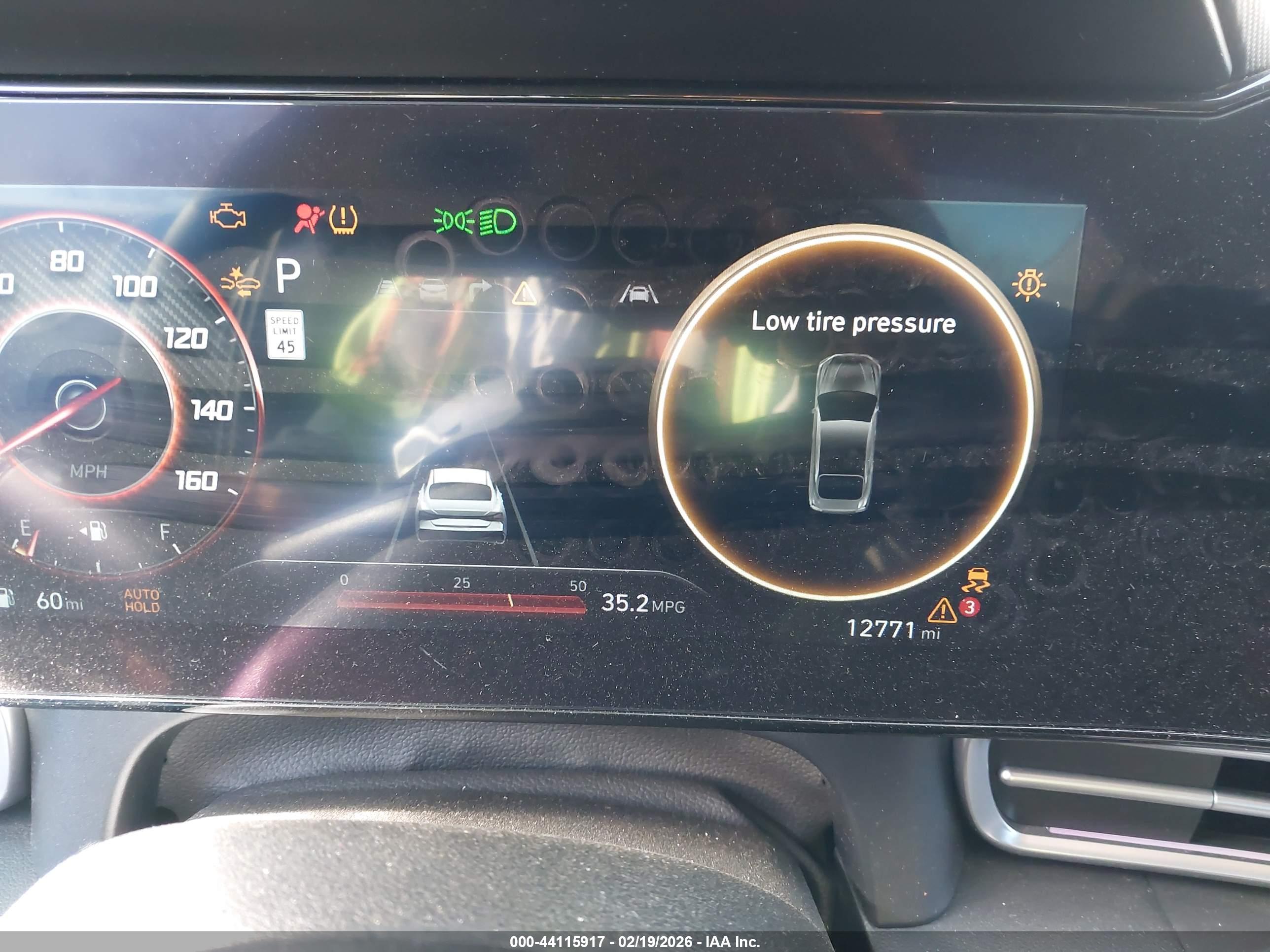 HYUNDAI ELANTRA image 7