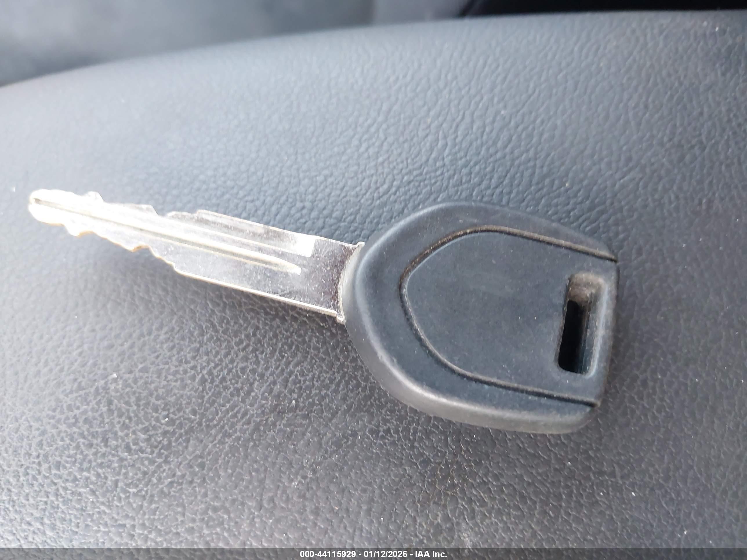 MITSUBISHI OUTLANDER image 11