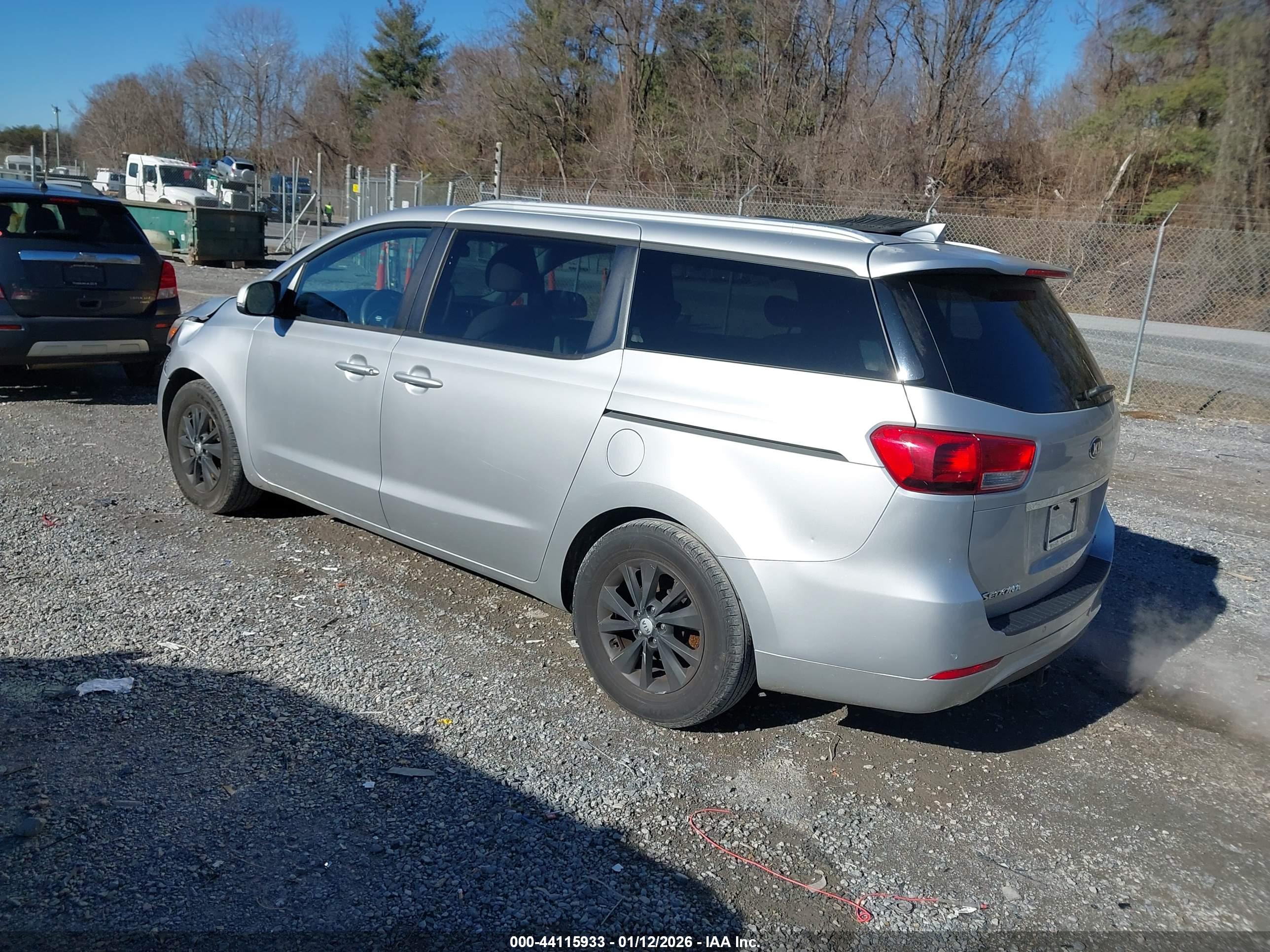 KIA SEDONA image 3